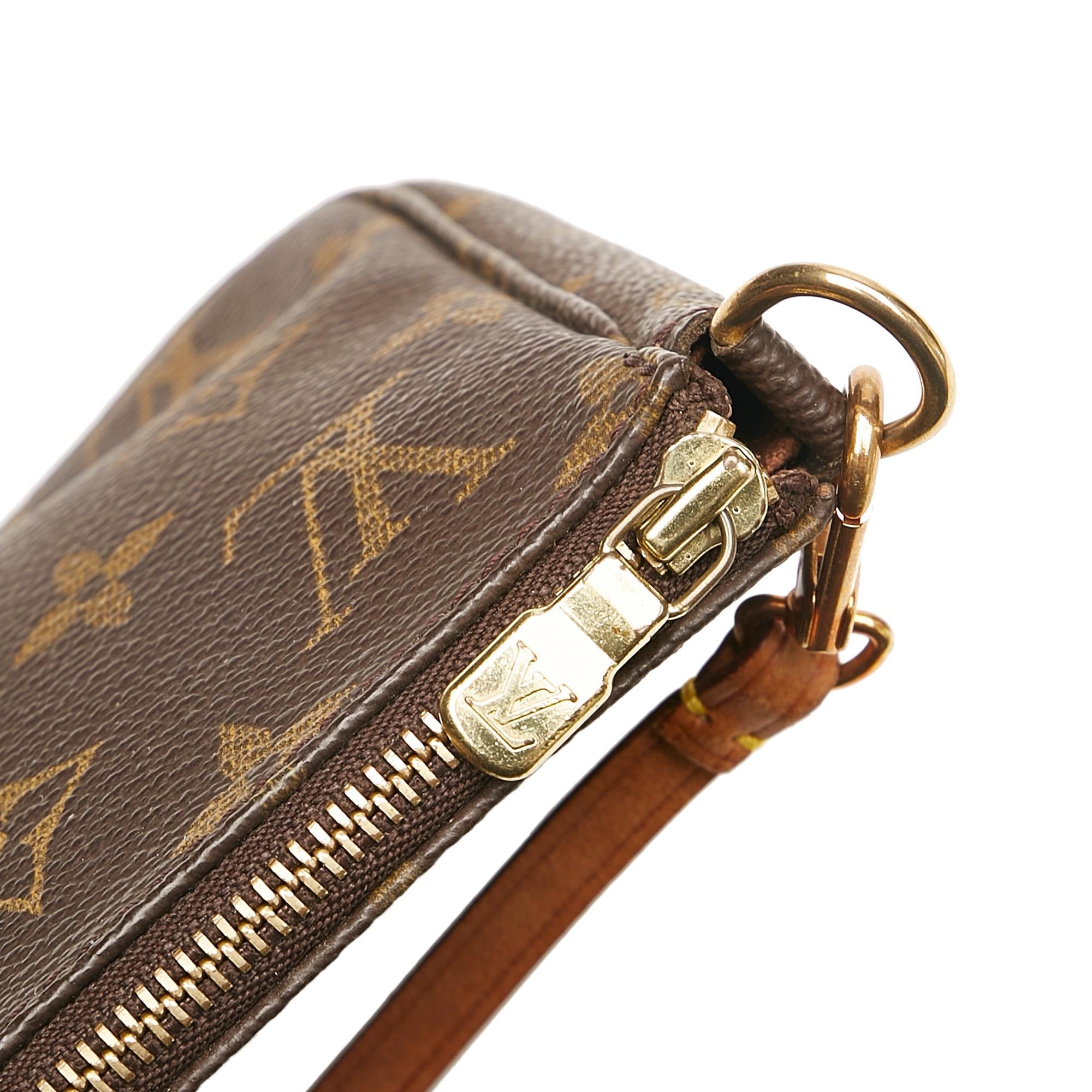 Louis Vuitton Monogram Pochette Accessoires (SHG-34349)