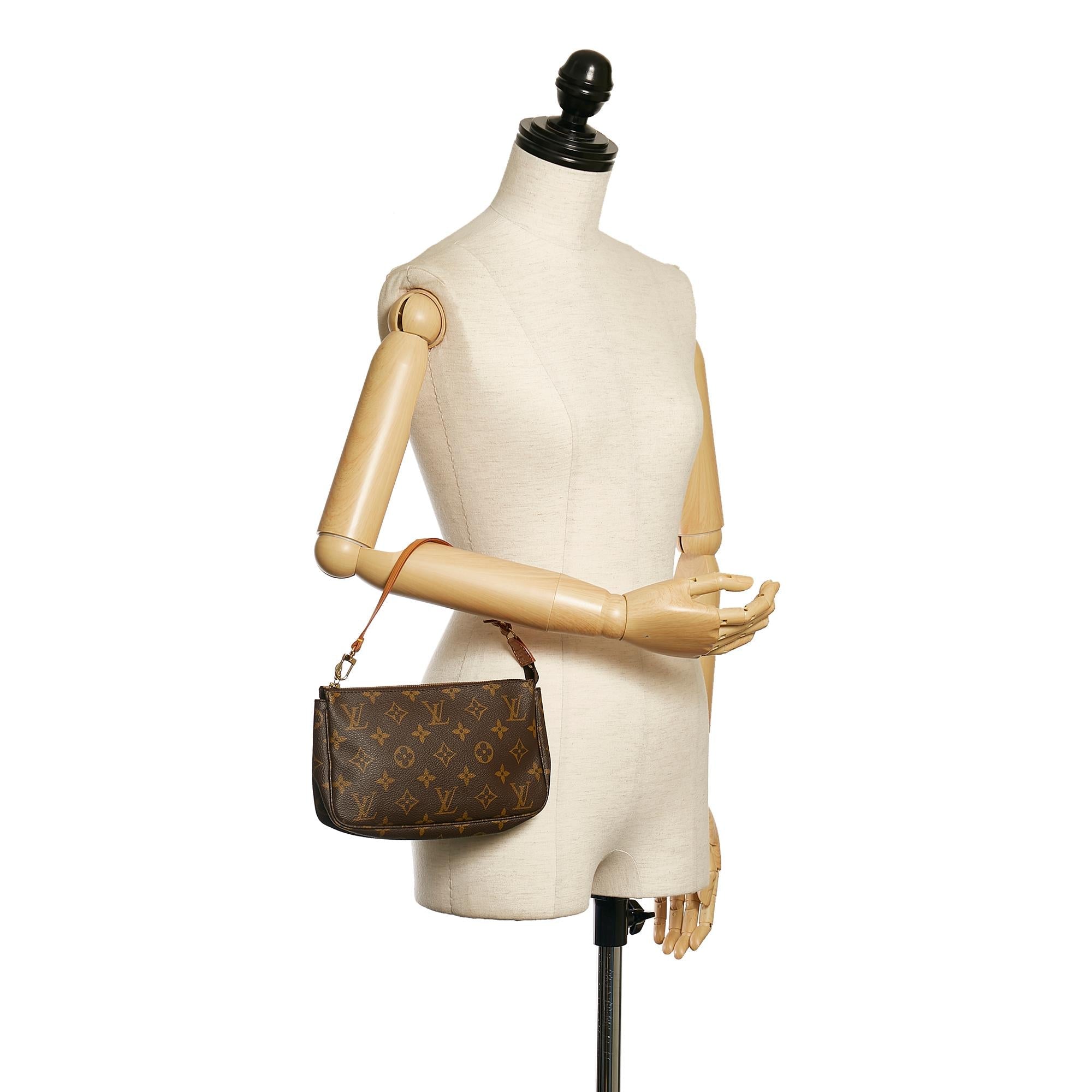 Louis Vuitton Monogram Pochette Accessoires (SHG-34451)