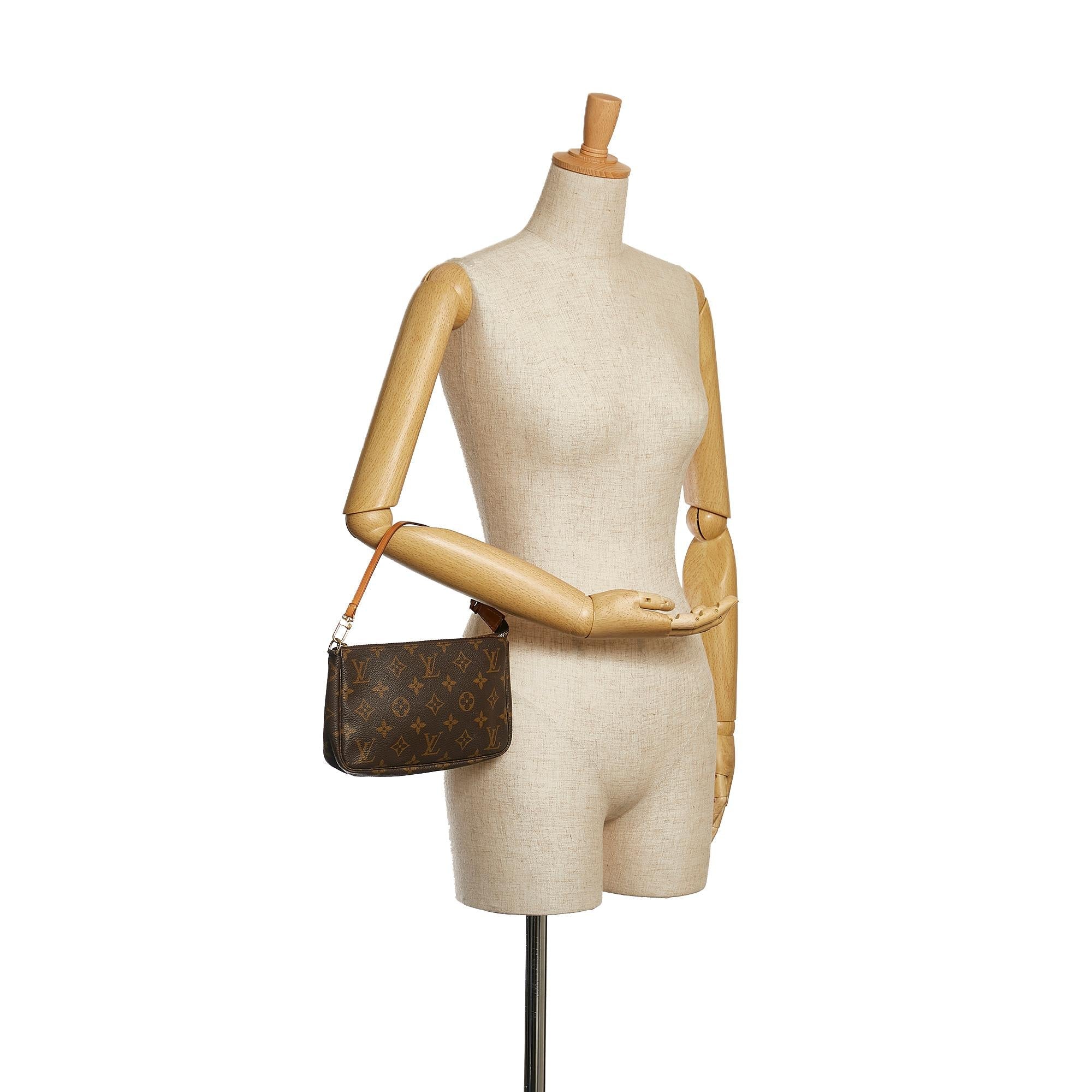 Louis Vuitton Monogram Pochette Accessoires (SHG-34581)