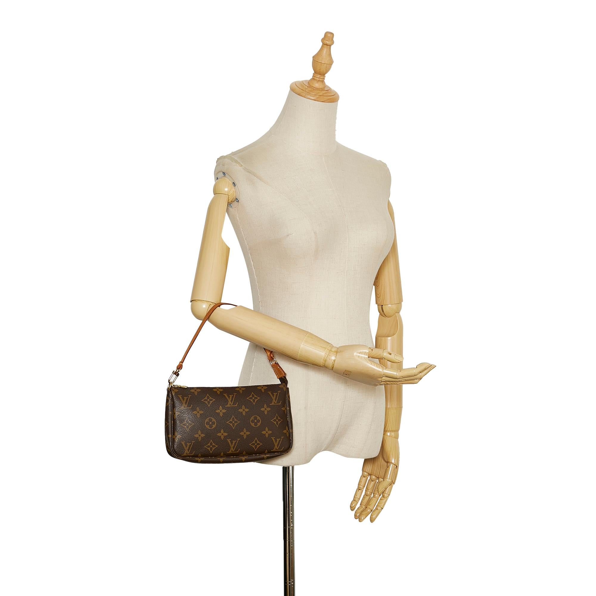 Louis Vuitton Monogram Pochette Accessoires (SHG-36054)