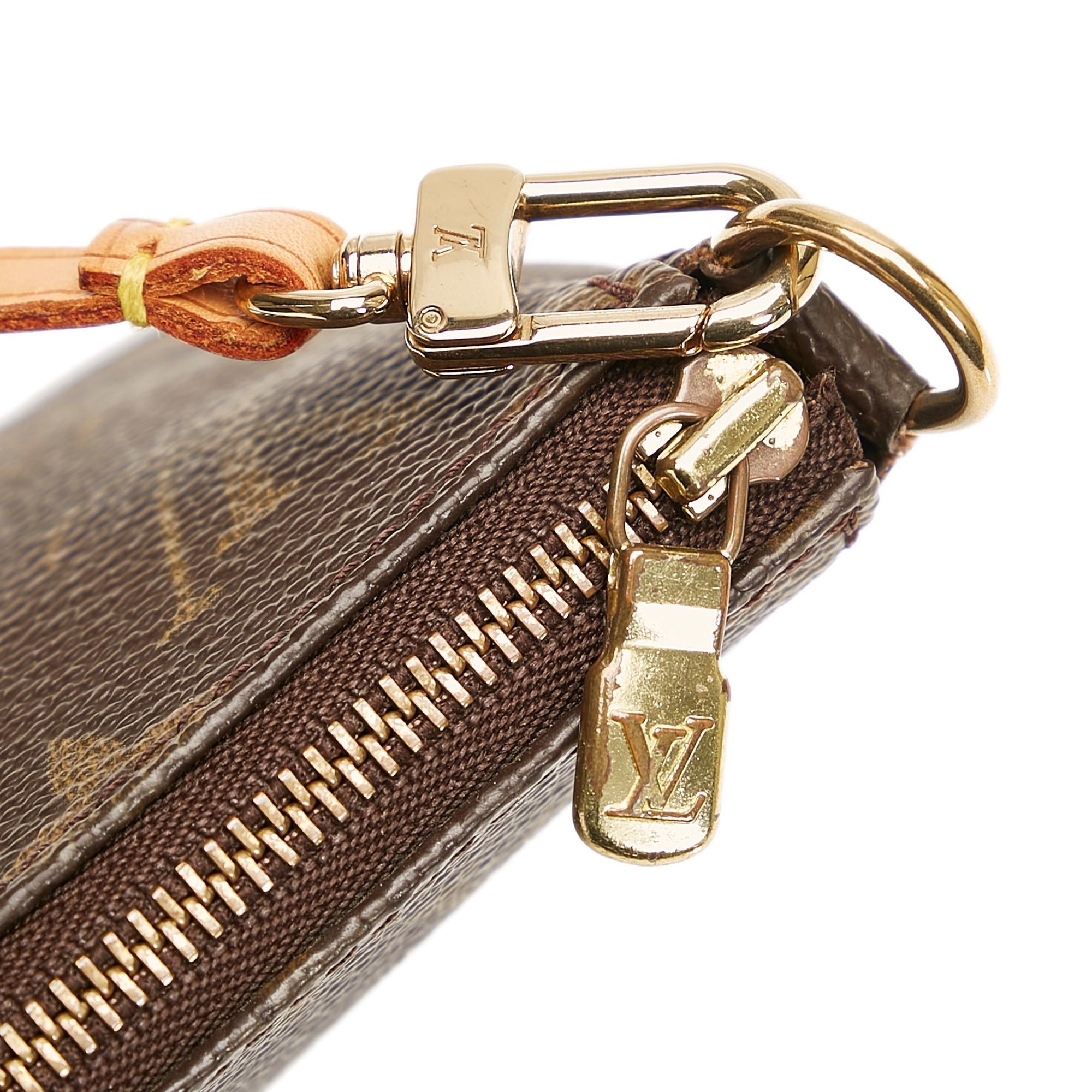 Louis Vuitton Monogram Pochette Accessoires (SHG-37035)