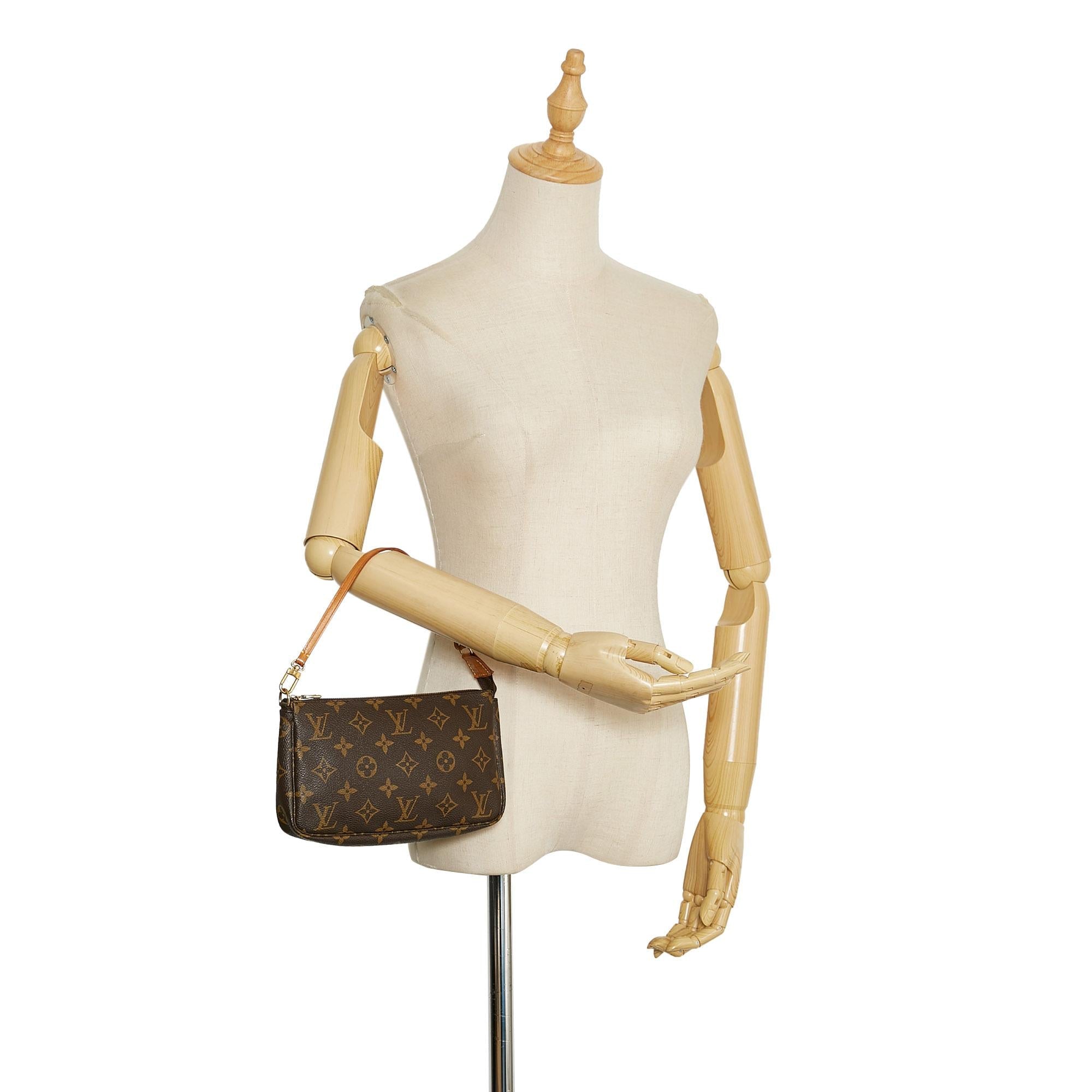 Louis Vuitton Monogram Pochette Accessoires (SHG-37459)