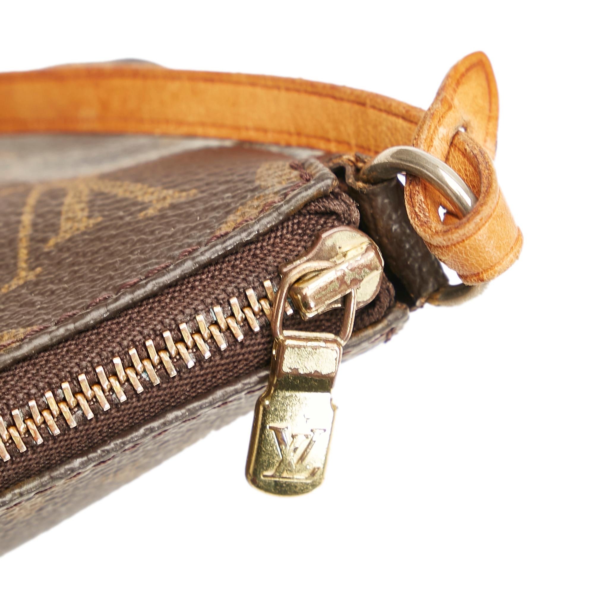 Louis Vuitton Monogram Pochette Accessoires (SHG-37657)