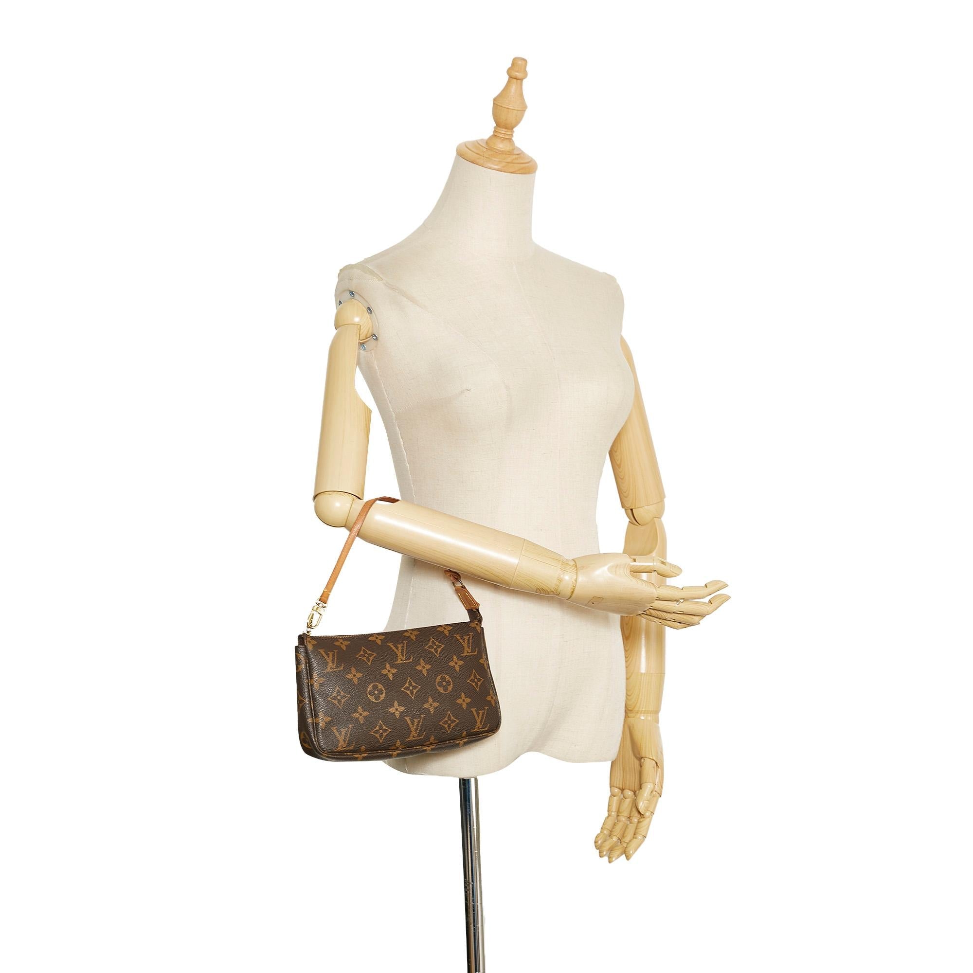 Louis Vuitton Monogram Pochette Accessoires (SHG-m76PJ6)