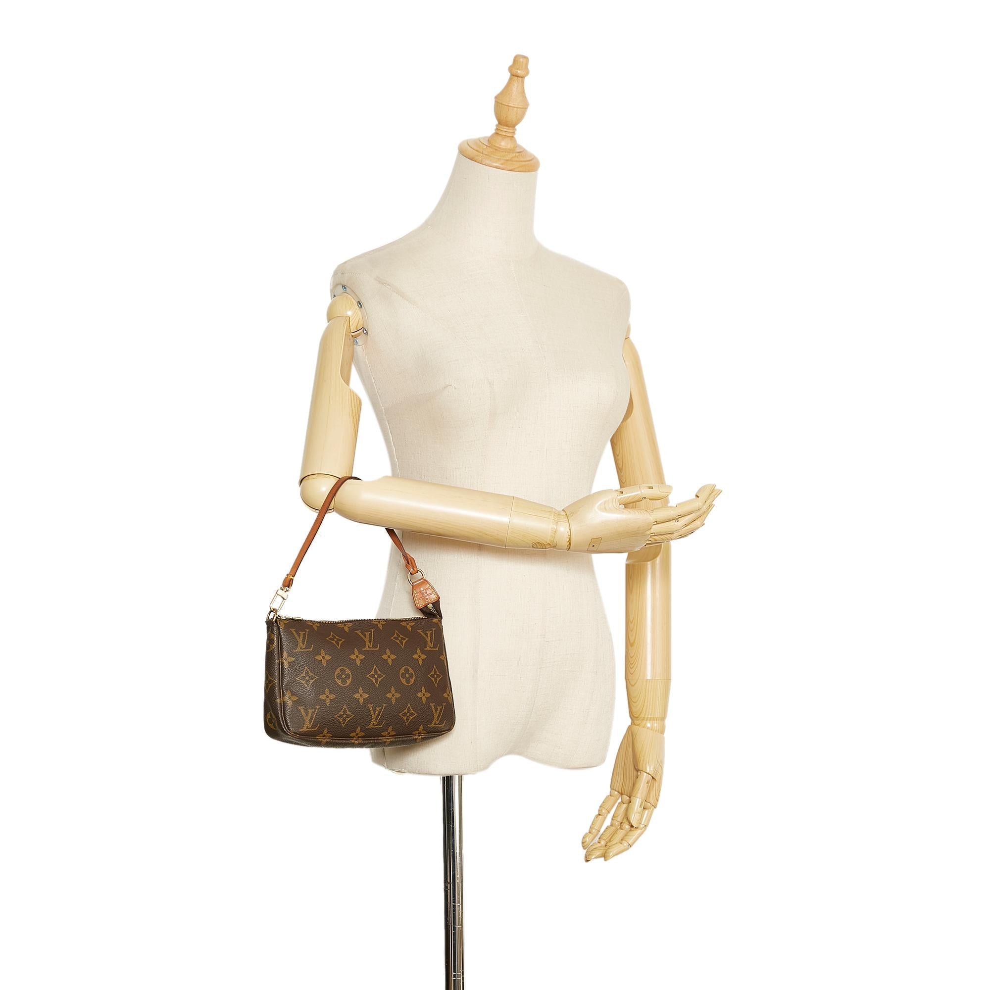 Louis Vuitton Monogram Pochette Accessoires (SHG-KMnotw)