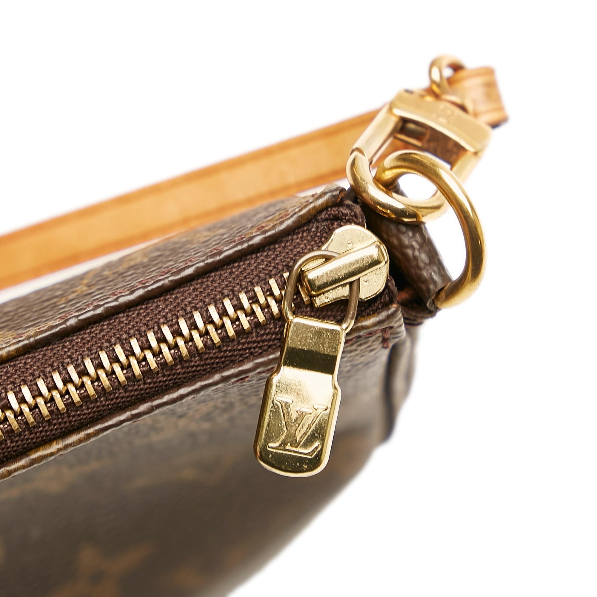Louis Vuitton Monogram Pochette Accessoires (SHG-8N7xSm)