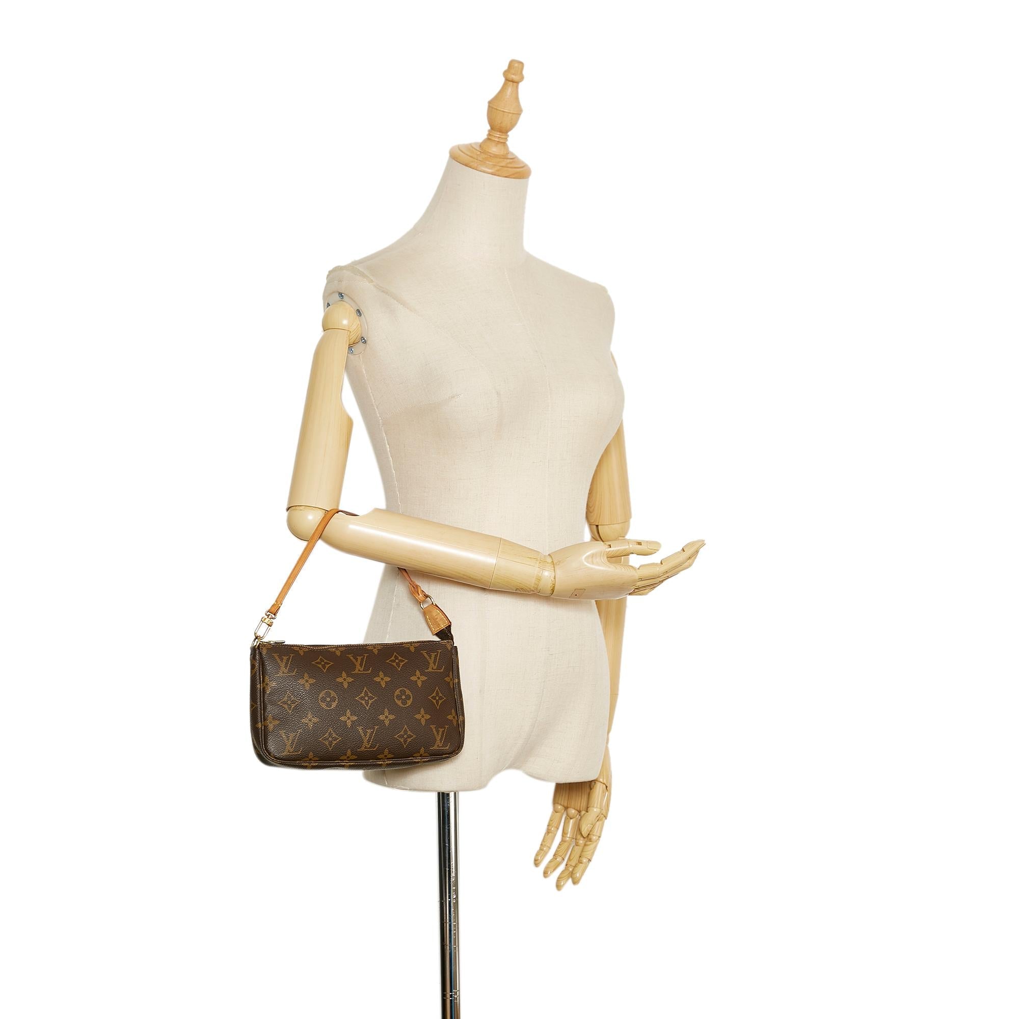 Louis Vuitton Monogram Pochette Accessoires (SHG-8N7xSm)