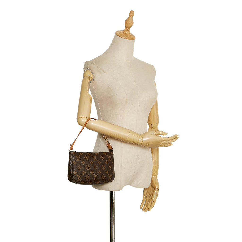 Louis Vuitton Monogram Pochette Accessoires (SHG-DKMQAd)