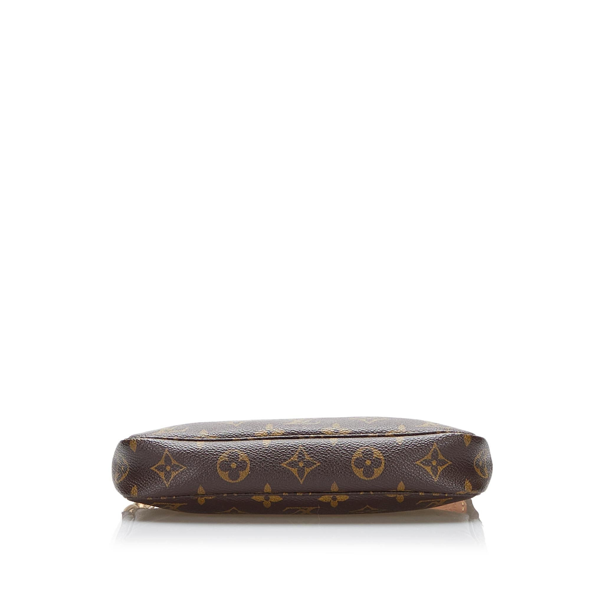 Louis Vuitton Monogram Pochette Accessoires (SHG-qN7aNE)