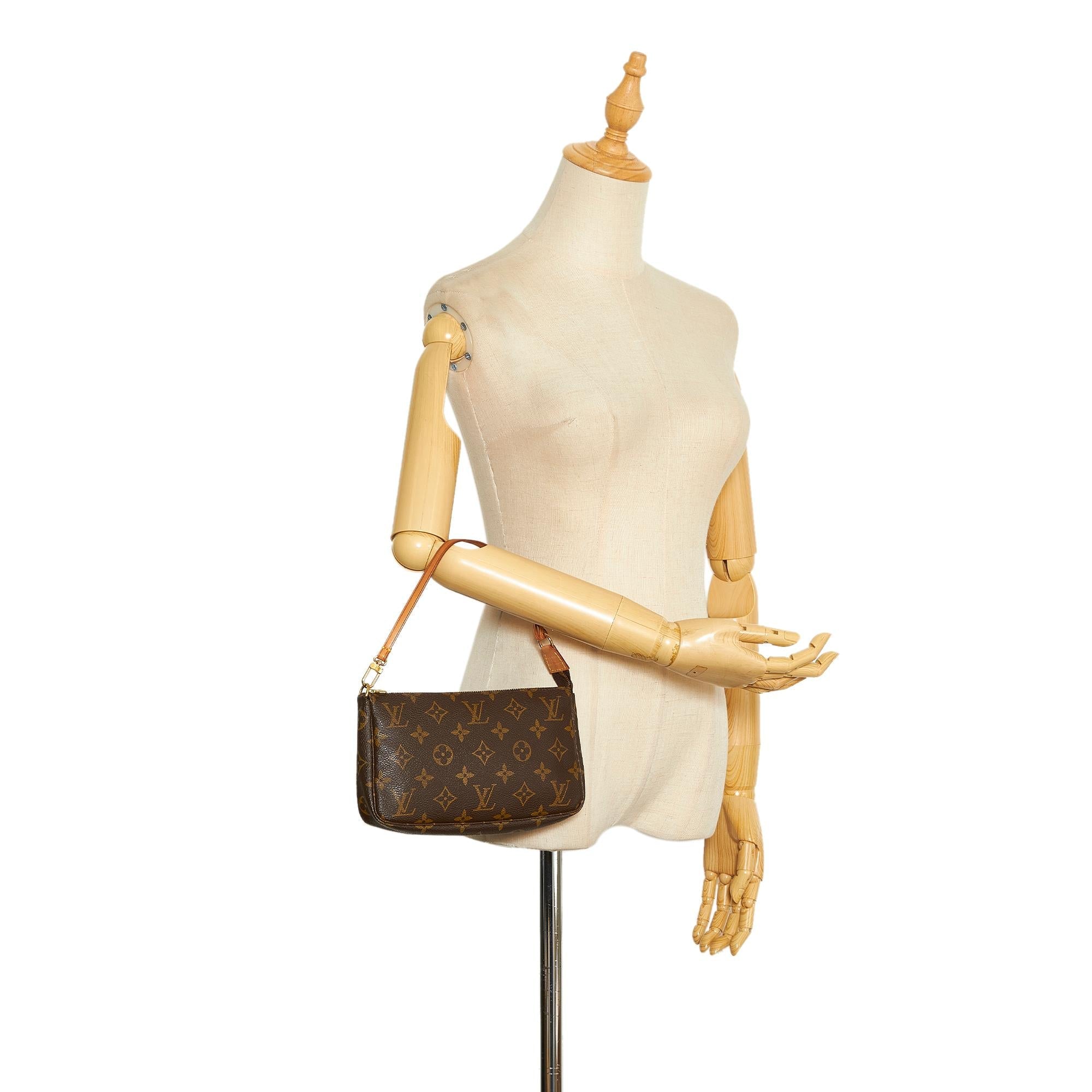 Louis Vuitton Monogram Pochette Accessoires (SHG-rSpHfF)