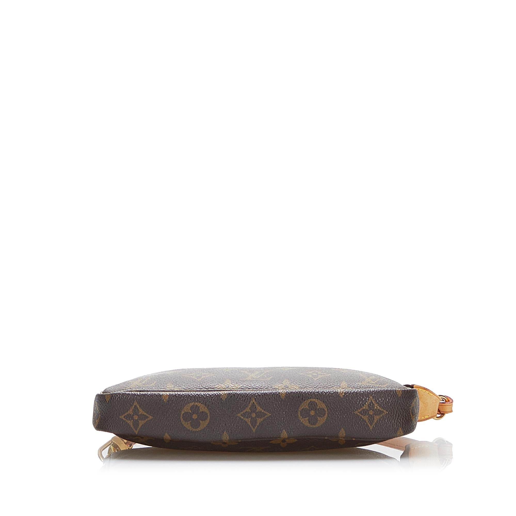 Louis Vuitton Monogram Pochette Accessoires (SHG-8R9N7Z)