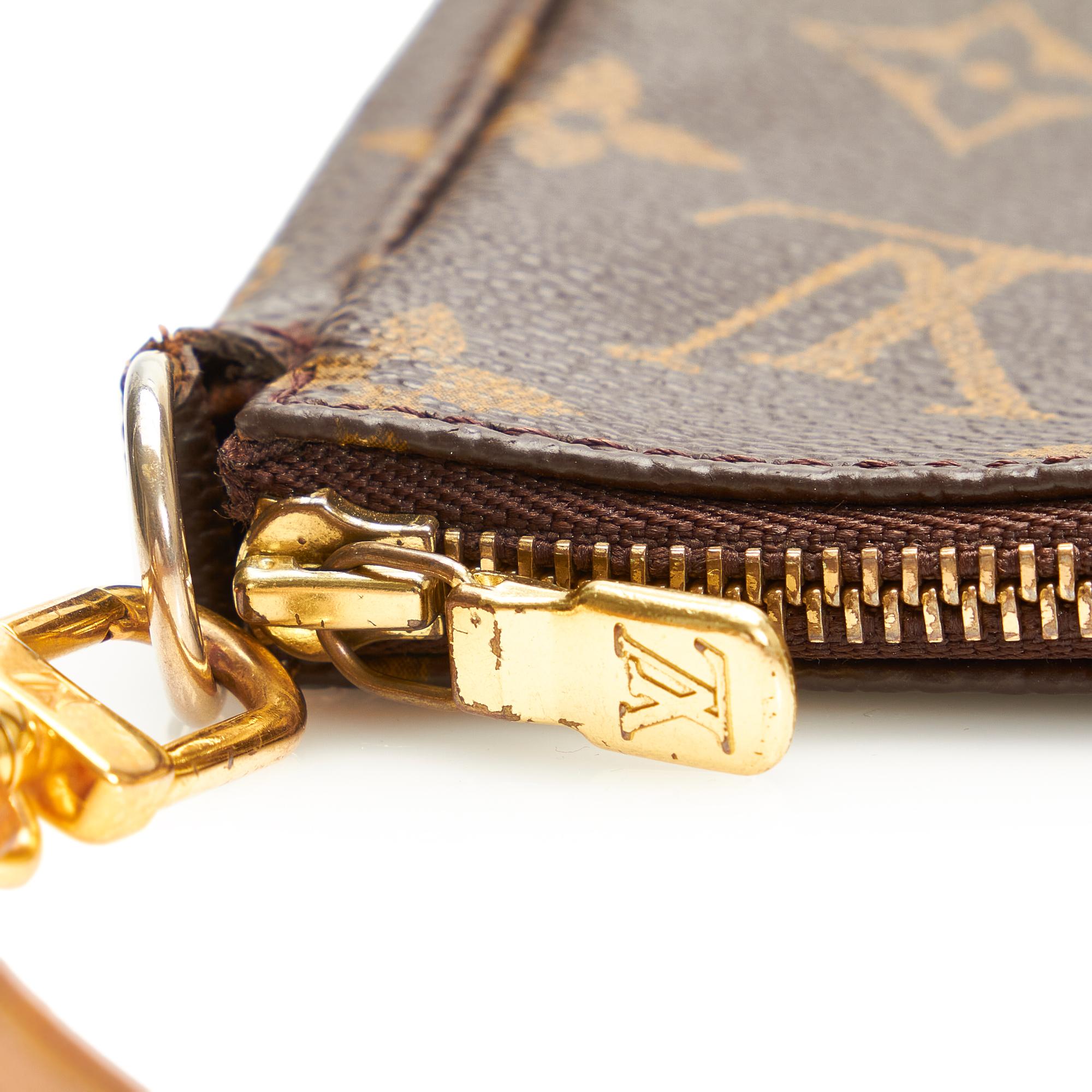 Louis Vuitton Monogram Pochette Accessoires (SHG-INjqp3)