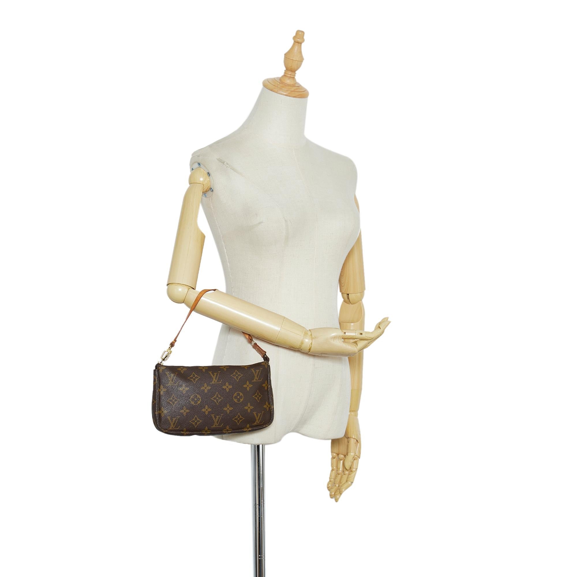 Louis Vuitton Monogram Pochette Accessoires (SHG-oPqiCg)
