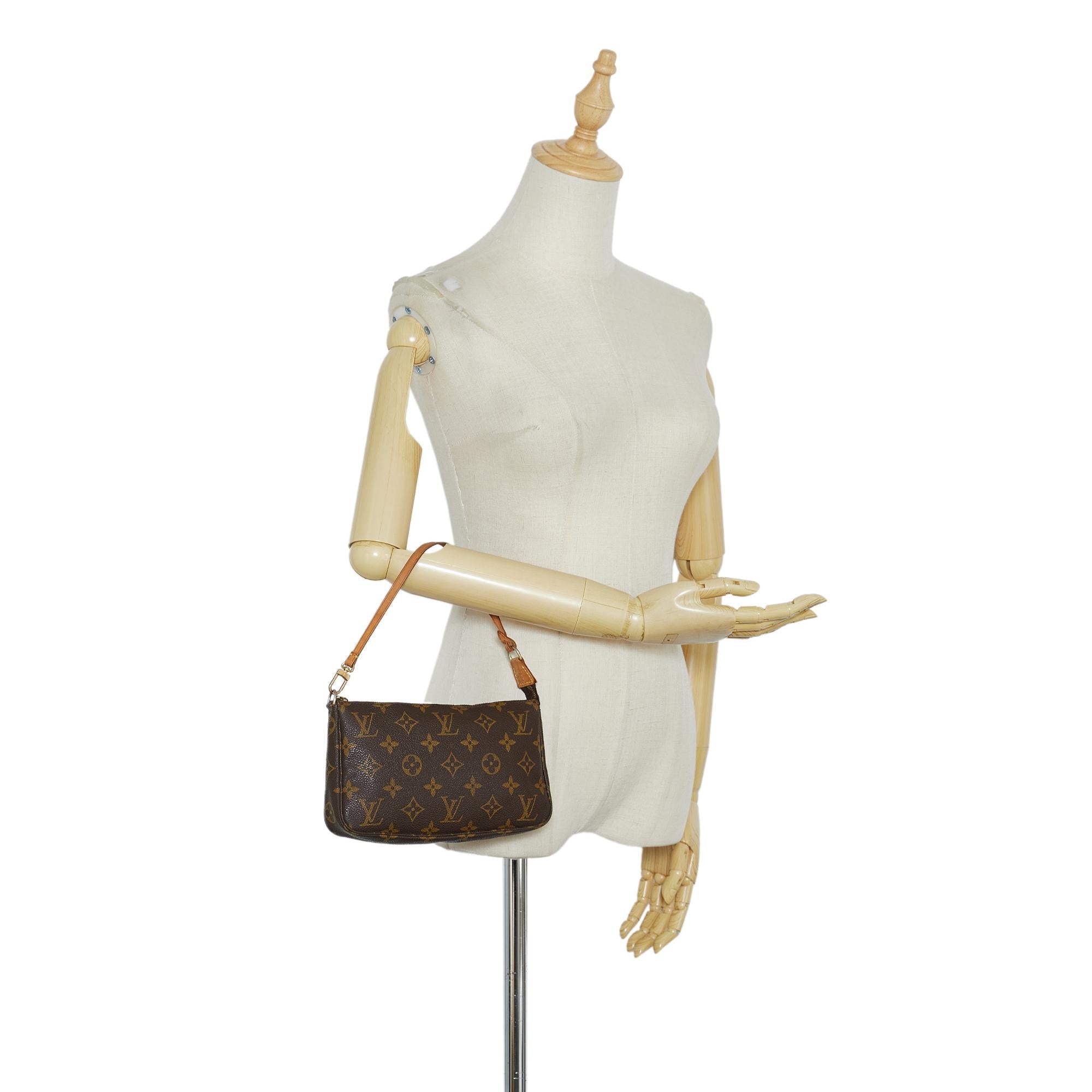 Louis Vuitton Monogram Pochette Accessoires (SHG-svKsyF)