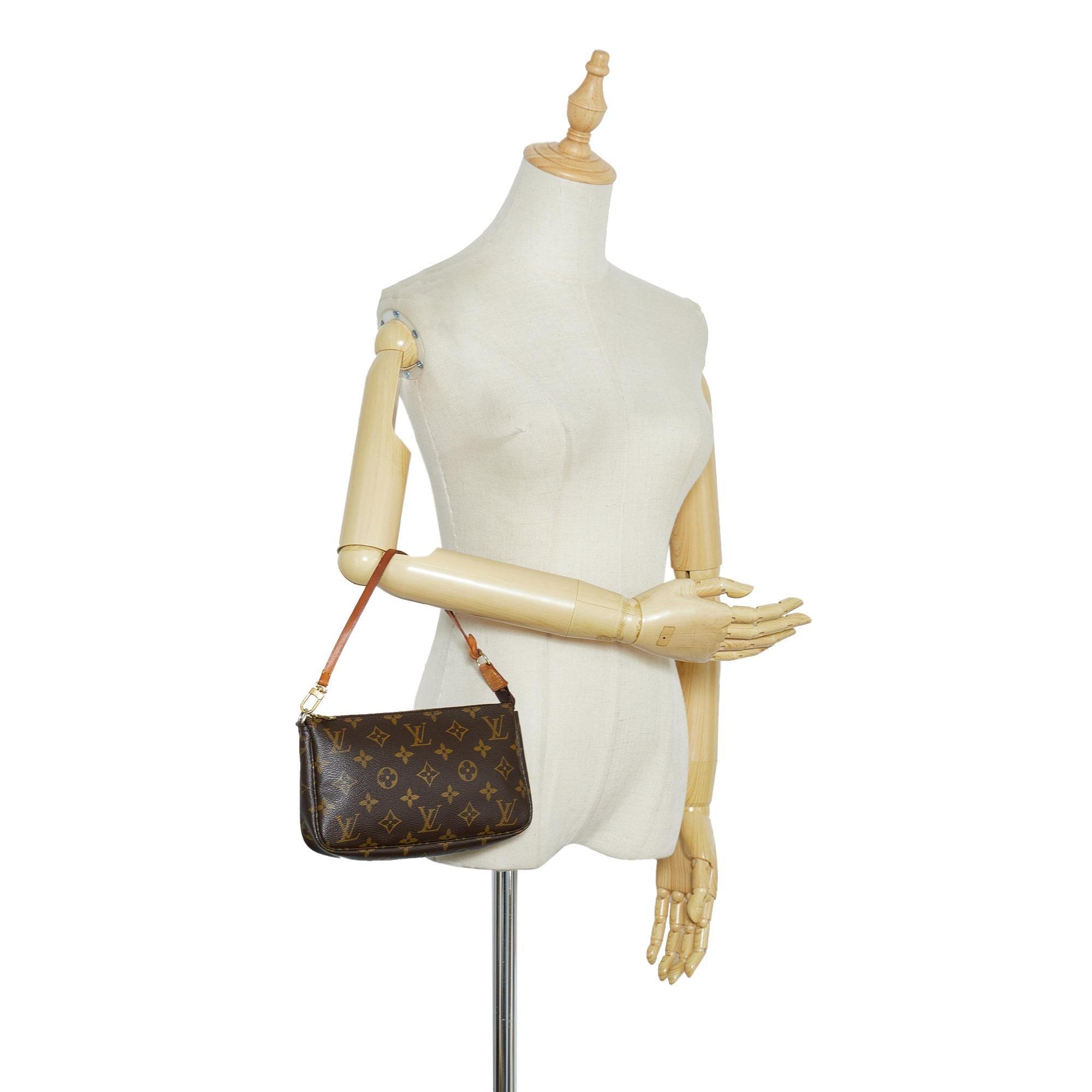Louis Vuitton Monogram Pochette Accessoires (SHG-9zEOlR)