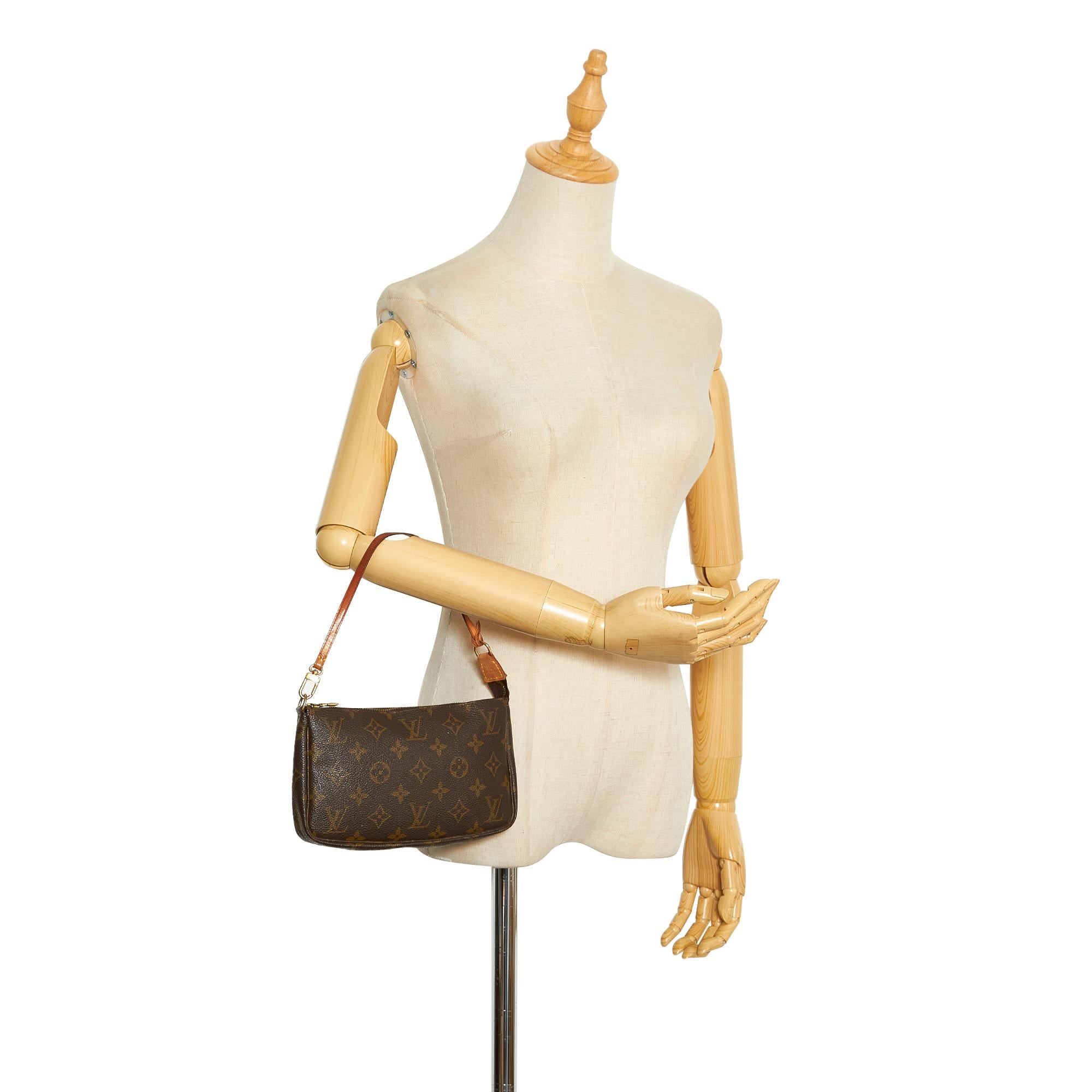Louis Vuitton Monogram Pochette Accessoires (SHG-PZzyI3)
