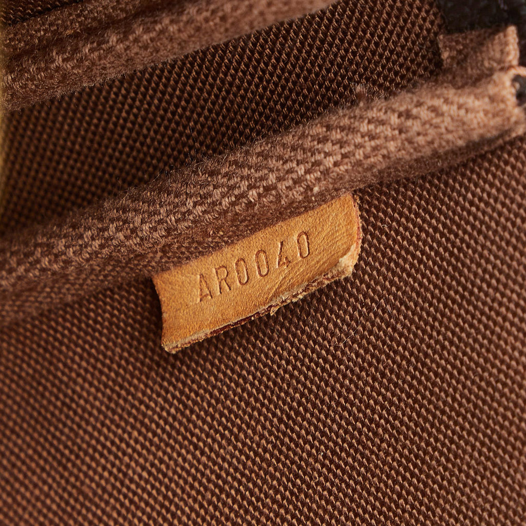 Louis Vuitton Monogram Pochette Accessoires (SHG-iEKLv6)