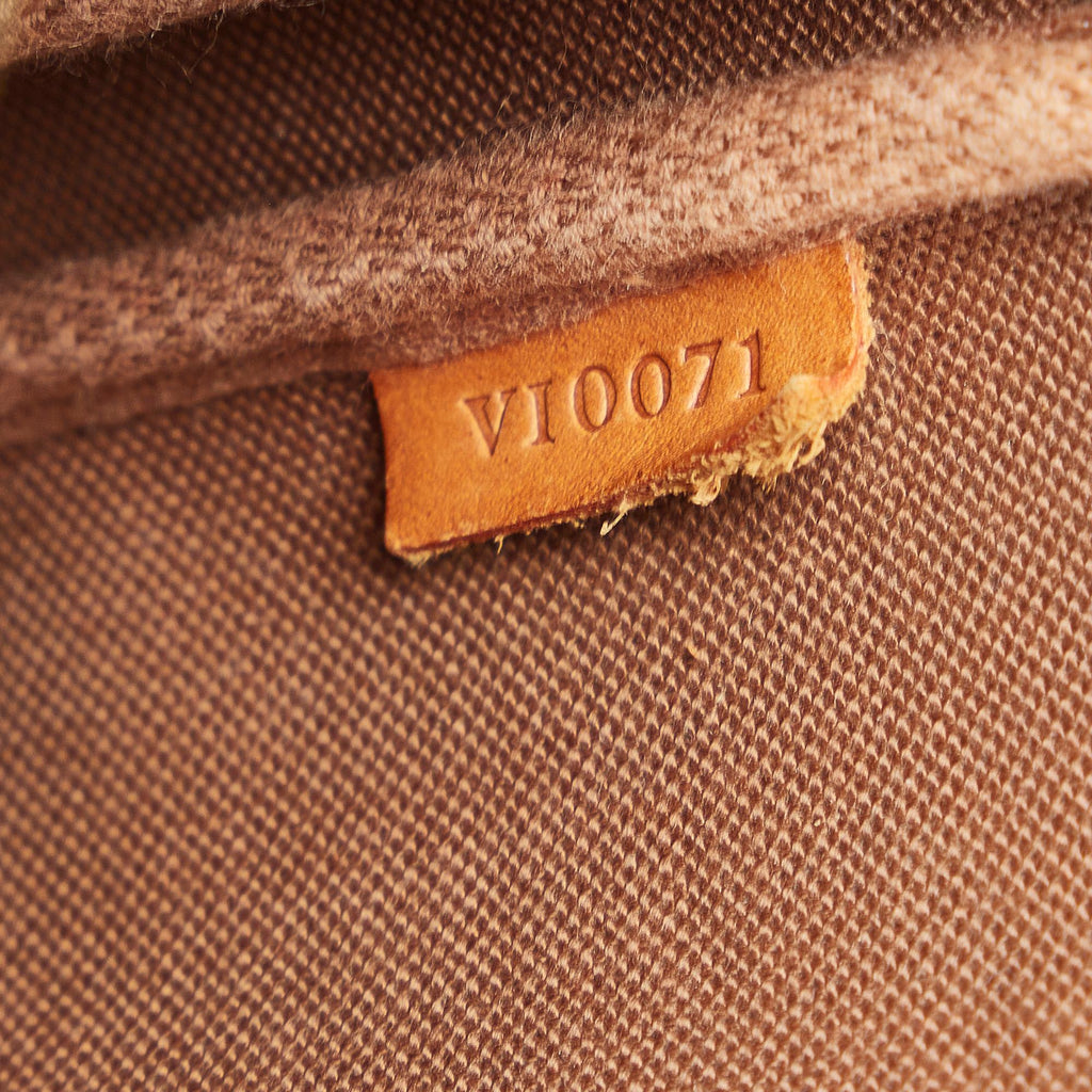 Louis Vuitton Monogram Pochette Accessoires (SHG-WuA3SO)