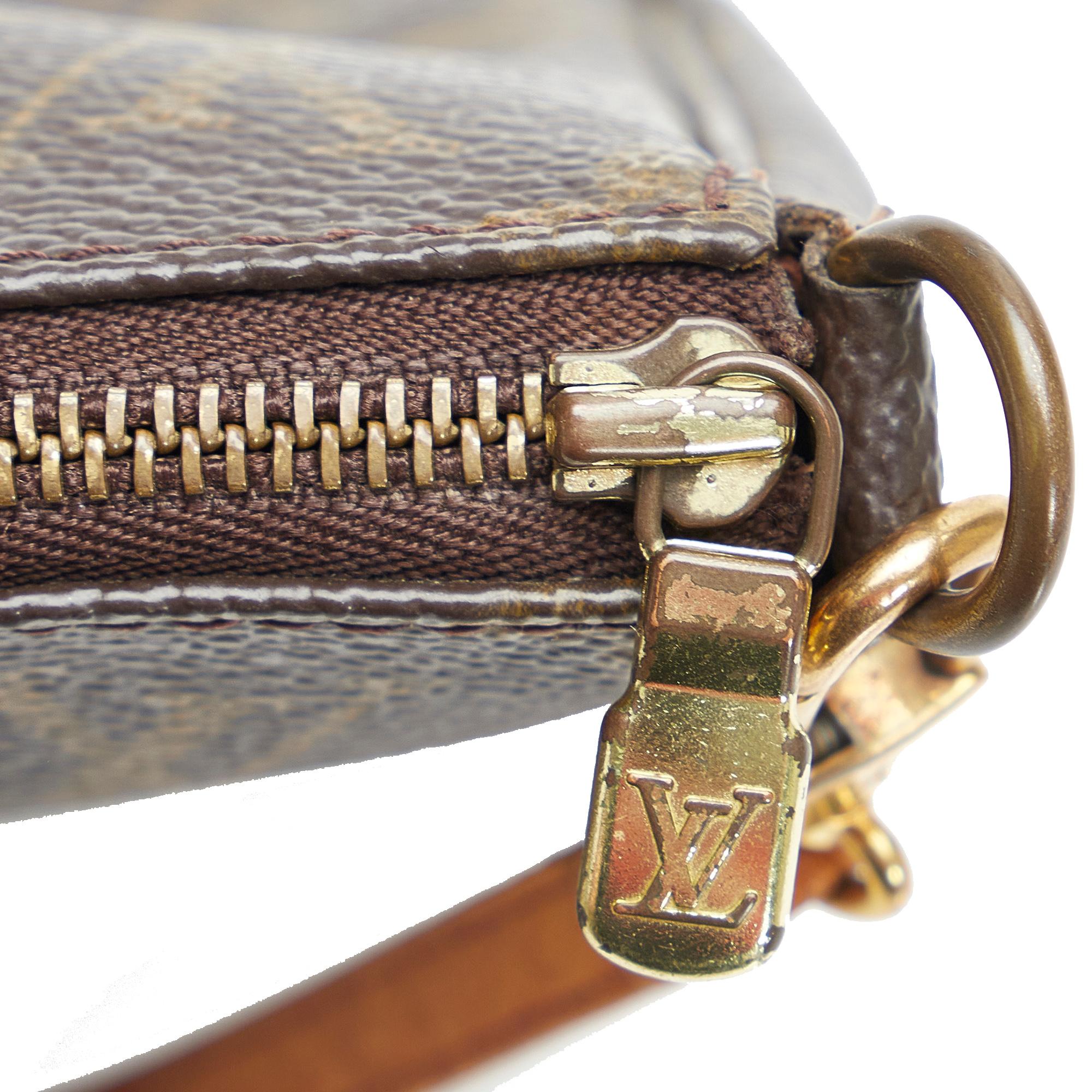 Louis Vuitton Monogram Pochette Accessoires (SHG-WuA3SO)