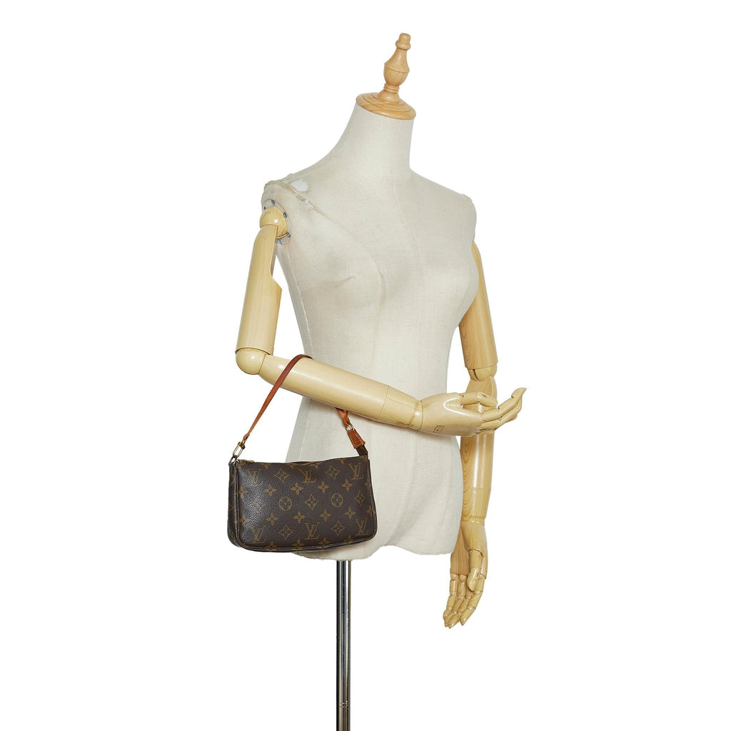 Louis Vuitton Monogram Pochette Accessoires (SHG-WuA3SO)