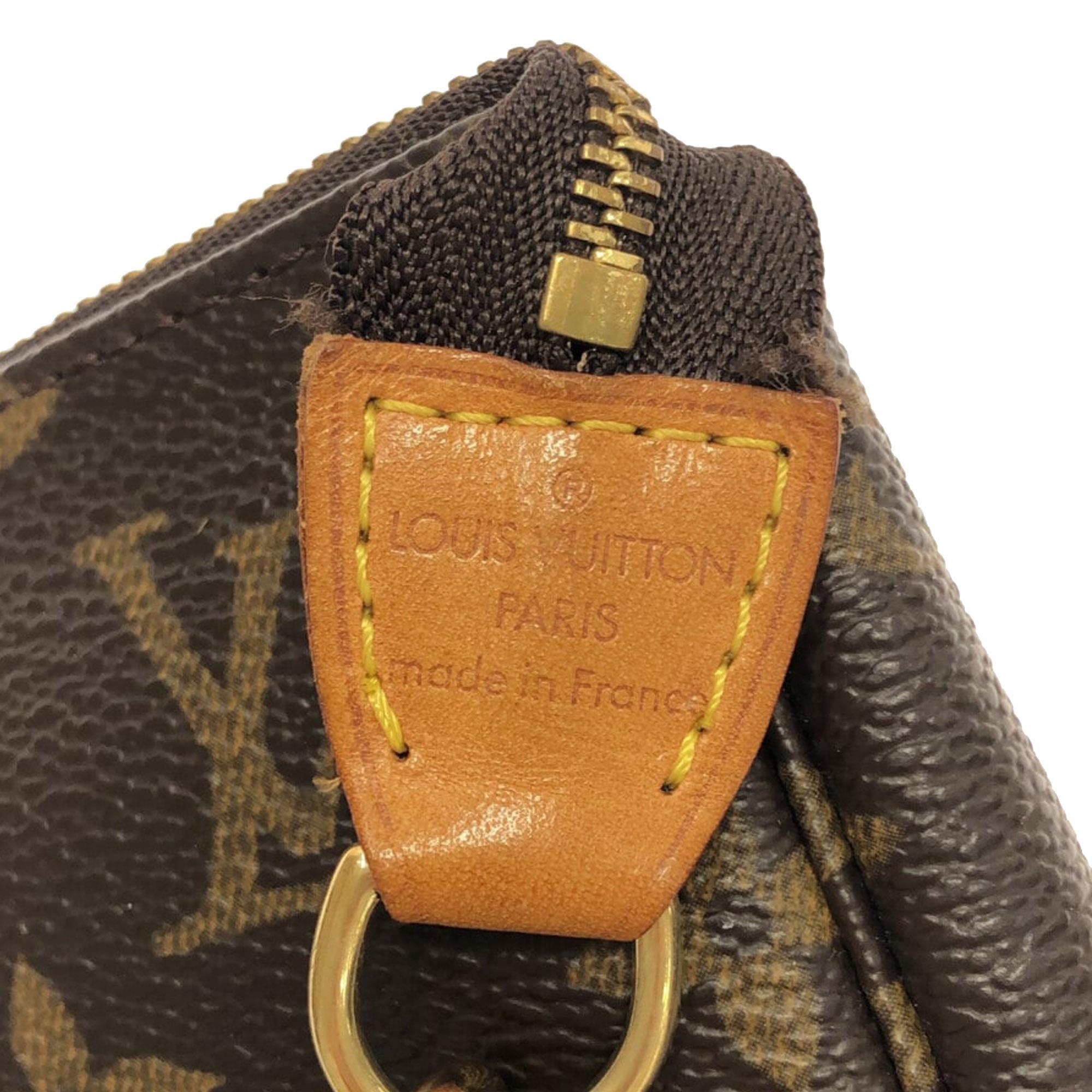 Louis Vuitton Monogram Pochette Accessoires (SHG-iVclkt)