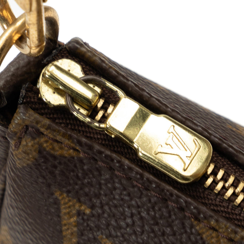 Louis Vuitton Monogram Pochette Accessoires (SHG-ILpuaG)