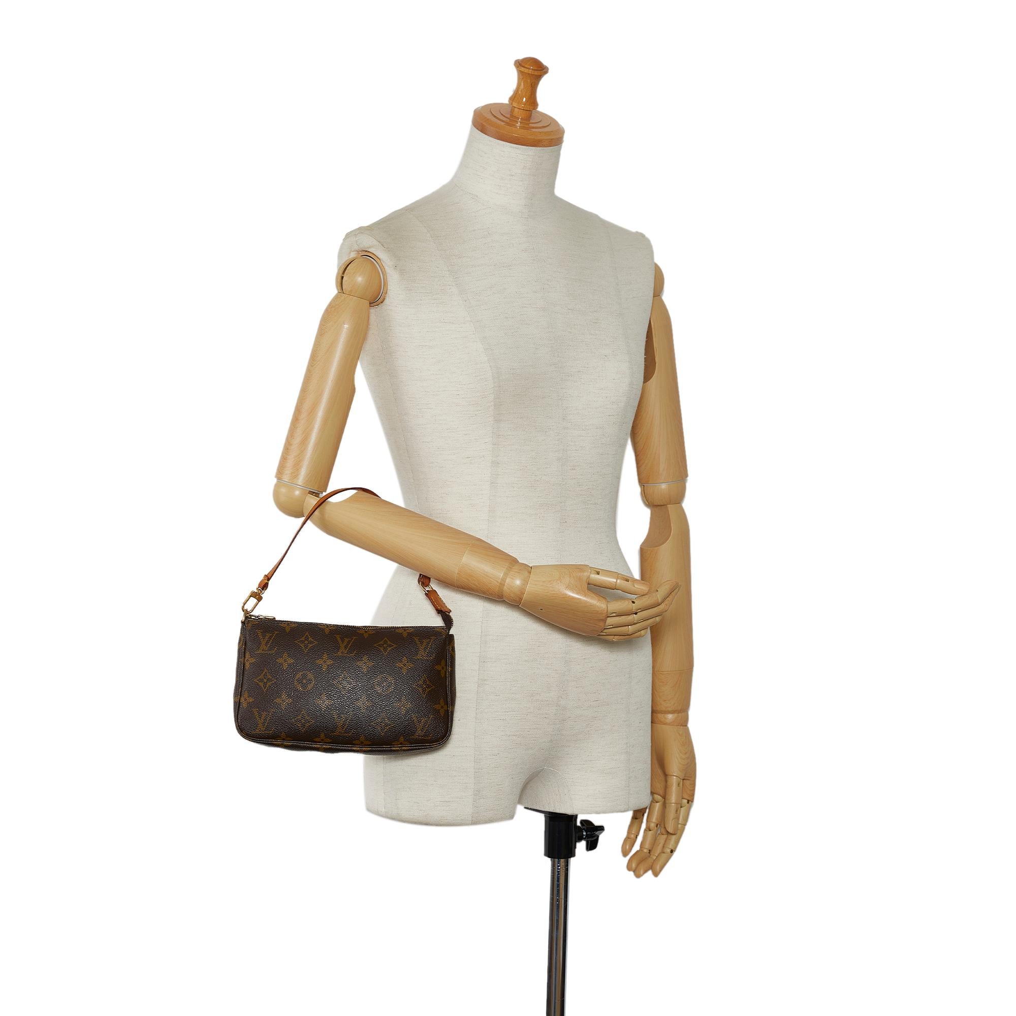 Louis Vuitton Monogram Pochette Accessoires (SHG-yf5PJ2)