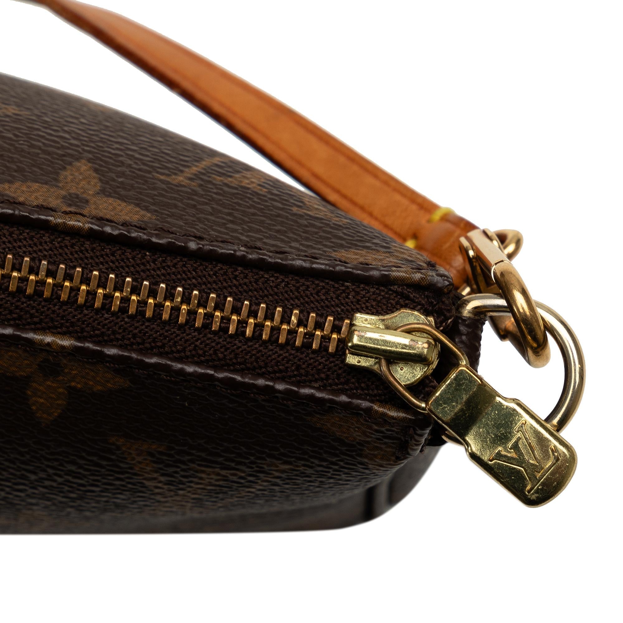 Louis Vuitton Monogram Pochette Accessoires (SHG-a3m0Np)