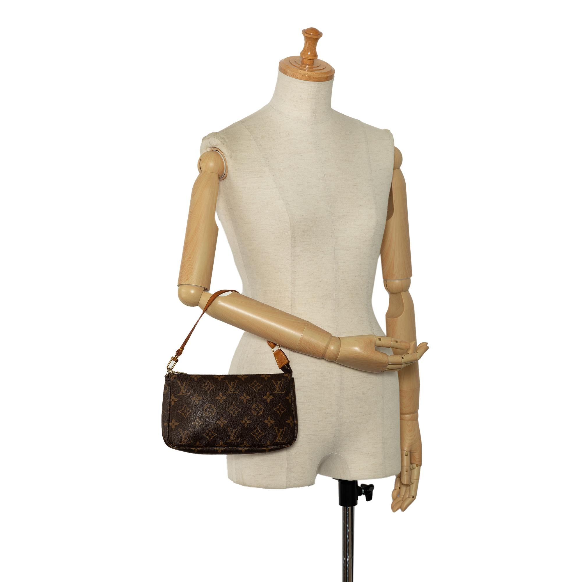 Louis Vuitton Monogram Pochette Accessoires (SHG-a3m0Np)