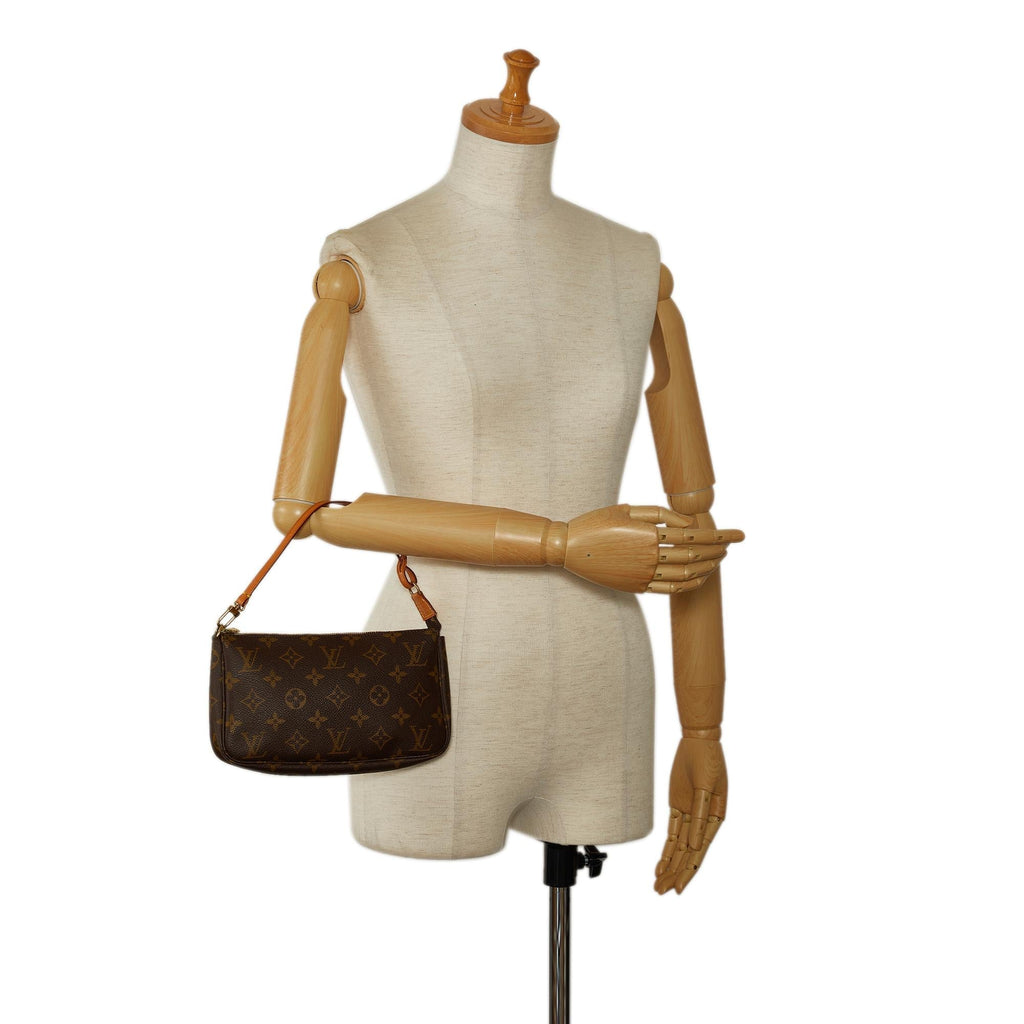 Louis Vuitton Monogram Pochette Accessoires (SHG-HtRbJA)