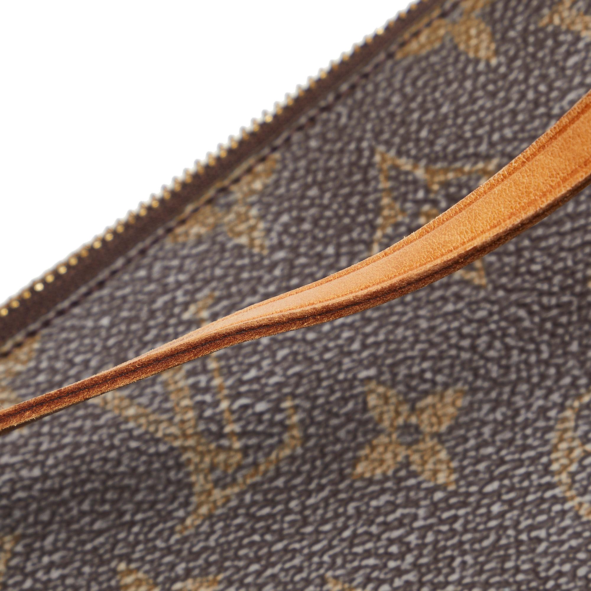Louis Vuitton Monogram Pochette Accessoires (SHG-anSaeR)