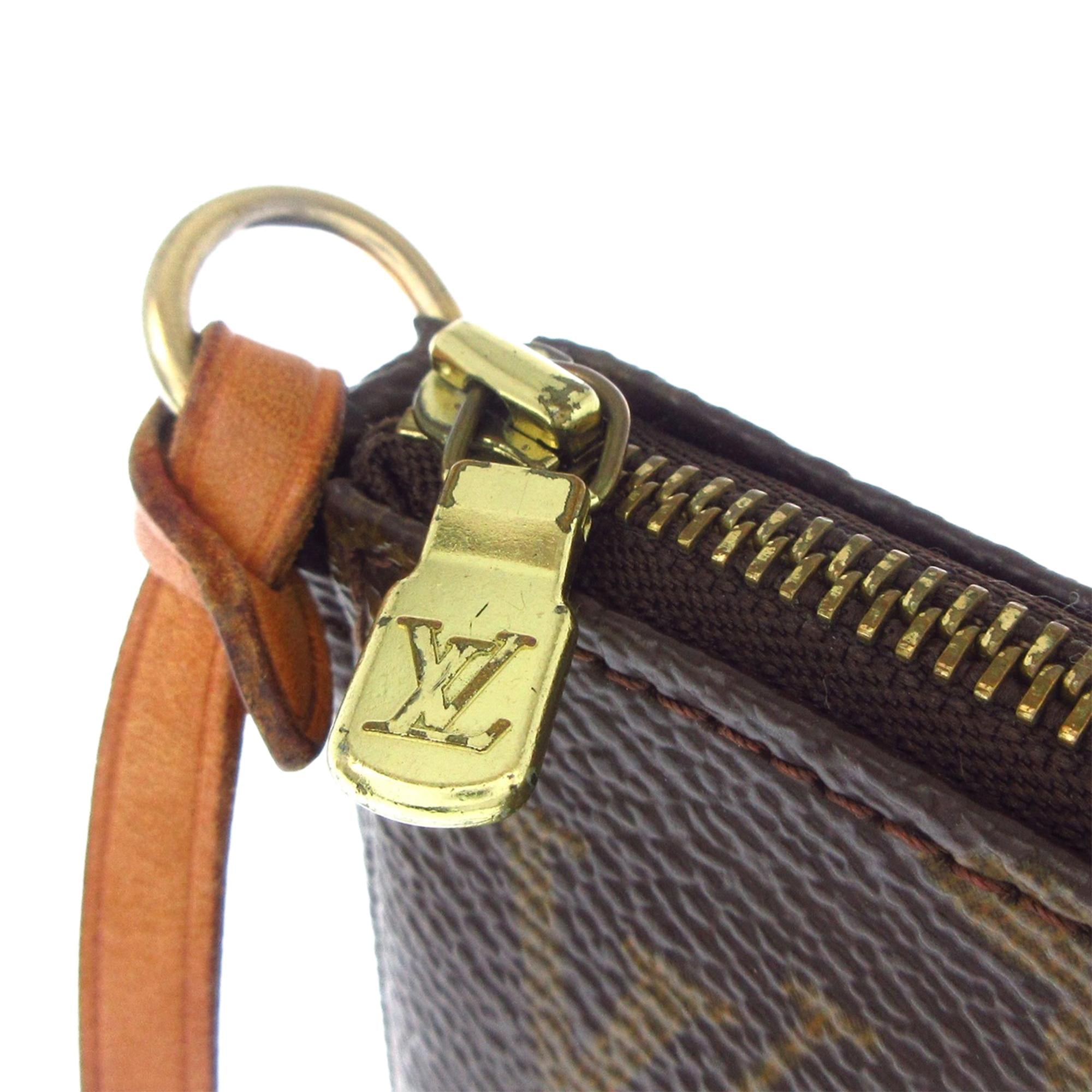 Louis Vuitton Monogram Pochette Accessoires (SHG-c6AuaR)
