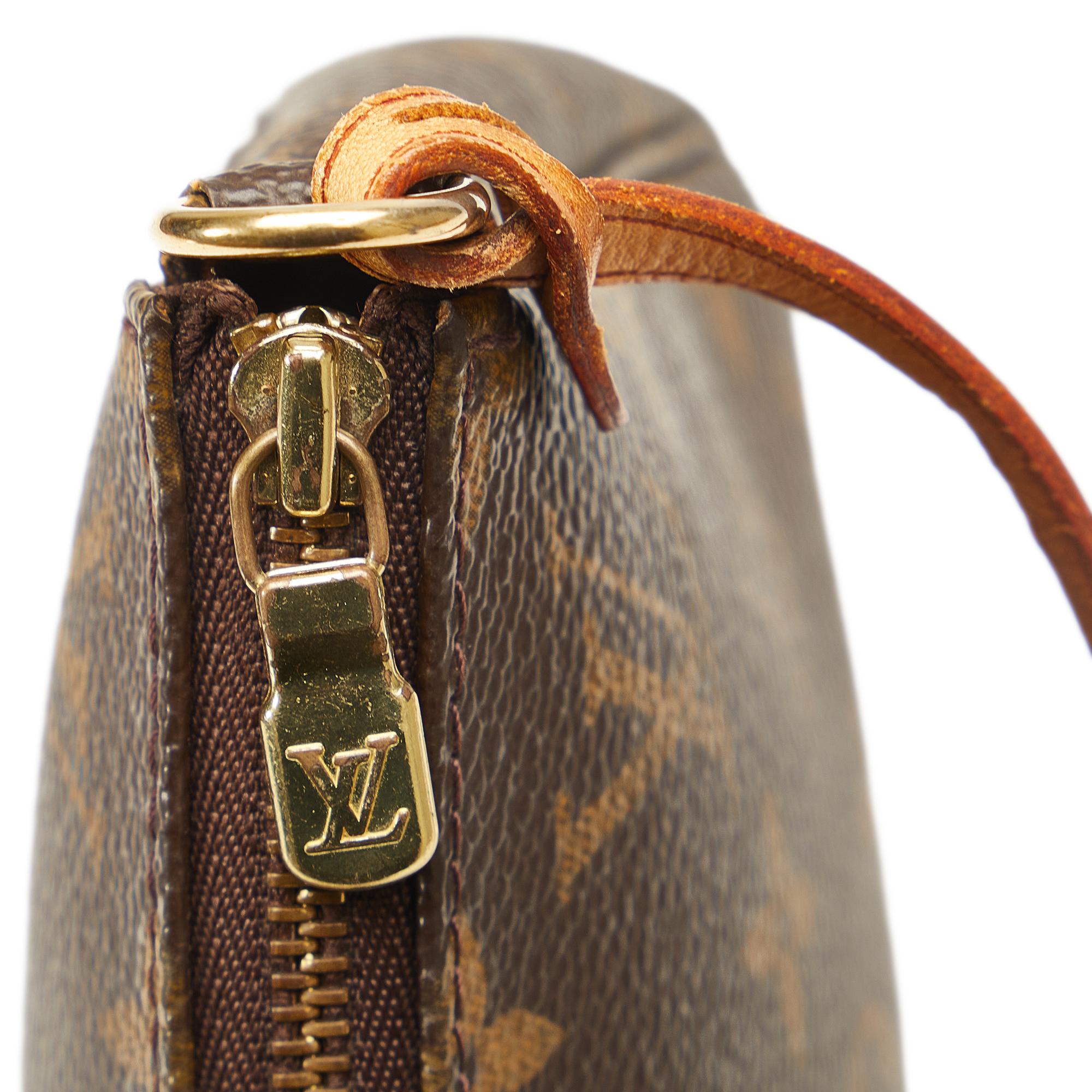 Louis Vuitton Monogram Pochette Accessoires (SHG-vKUUDW)