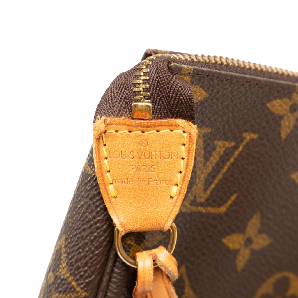 Louis Vuitton Monogram Pochette Accessoires (SHG-oRIWFE)
