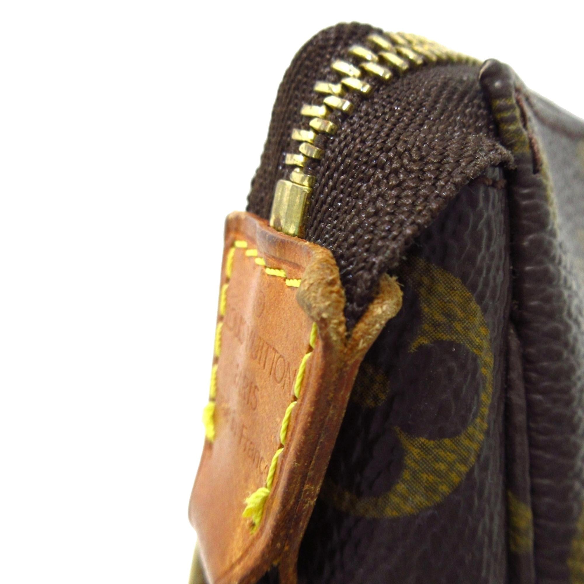 Louis Vuitton Monogram Pochette Accessoires (SHG-zsuvsS)