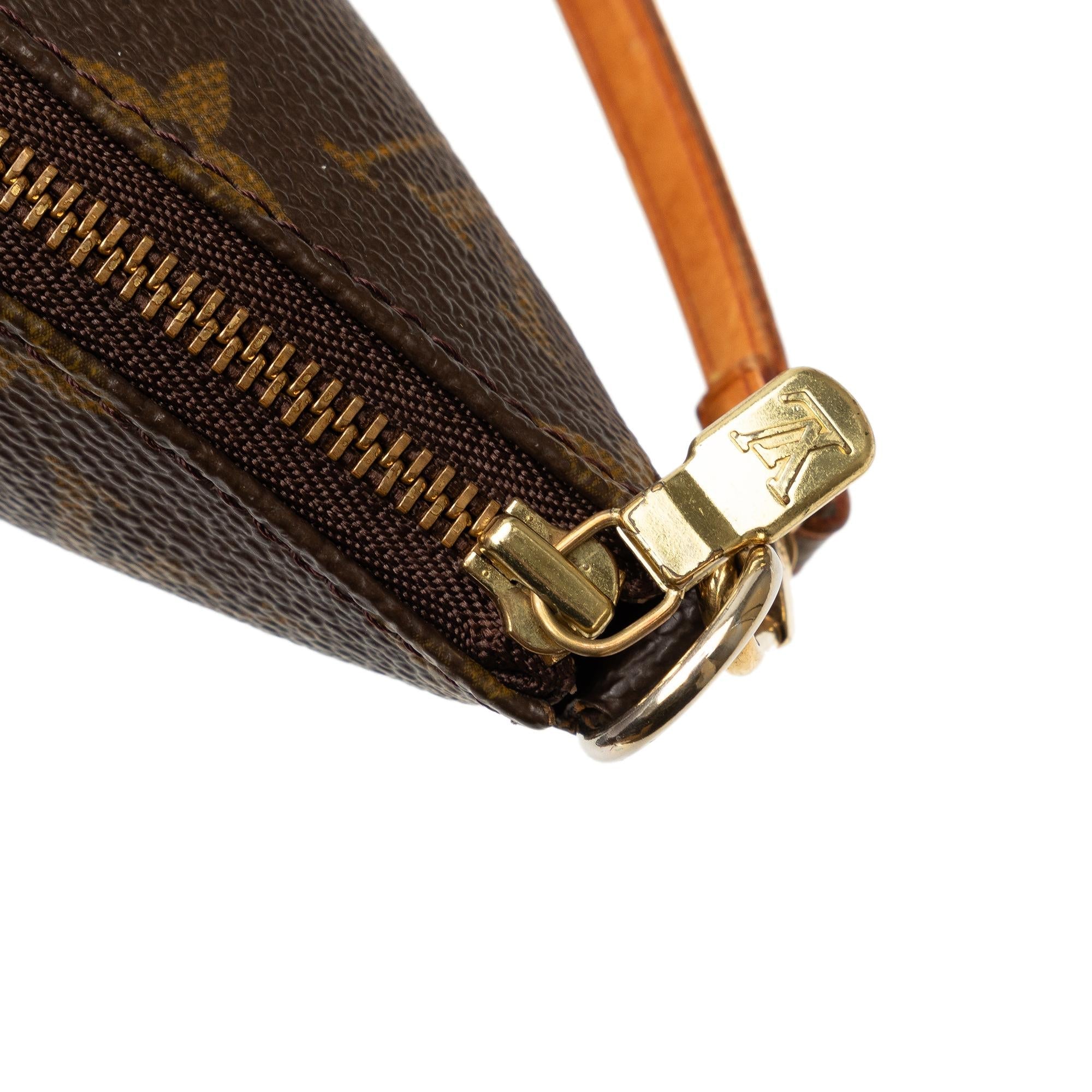 Louis Vuitton Monogram Pochette Accessoires (SHG-WHHqEW)