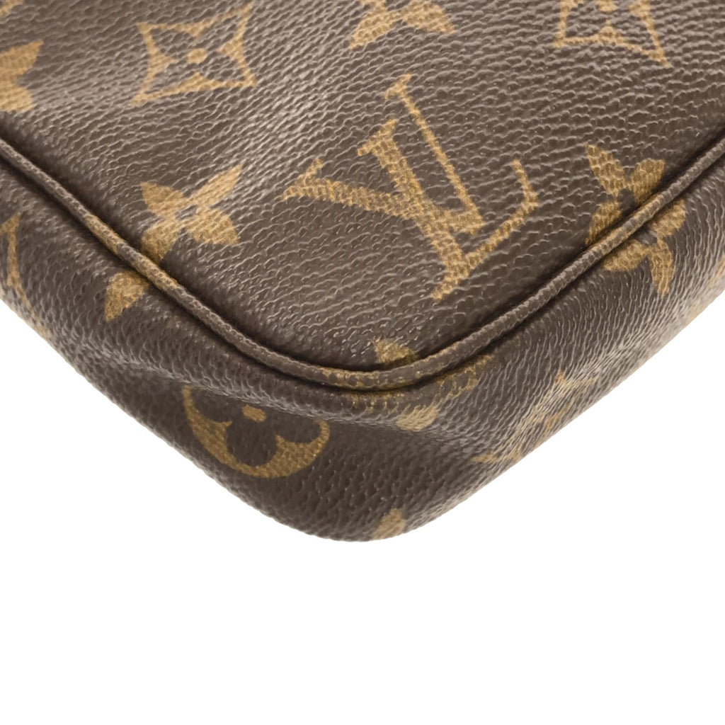 Louis Vuitton Monogram Pochette Accessoires (SHG-K4Y48y)