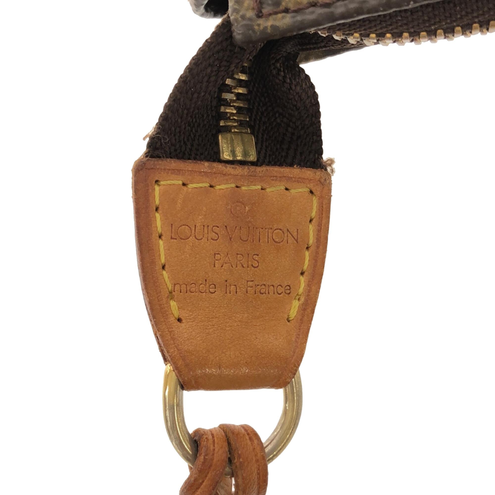 Louis Vuitton Monogram Pochette Accessoires (SHG-K4Y48y)
