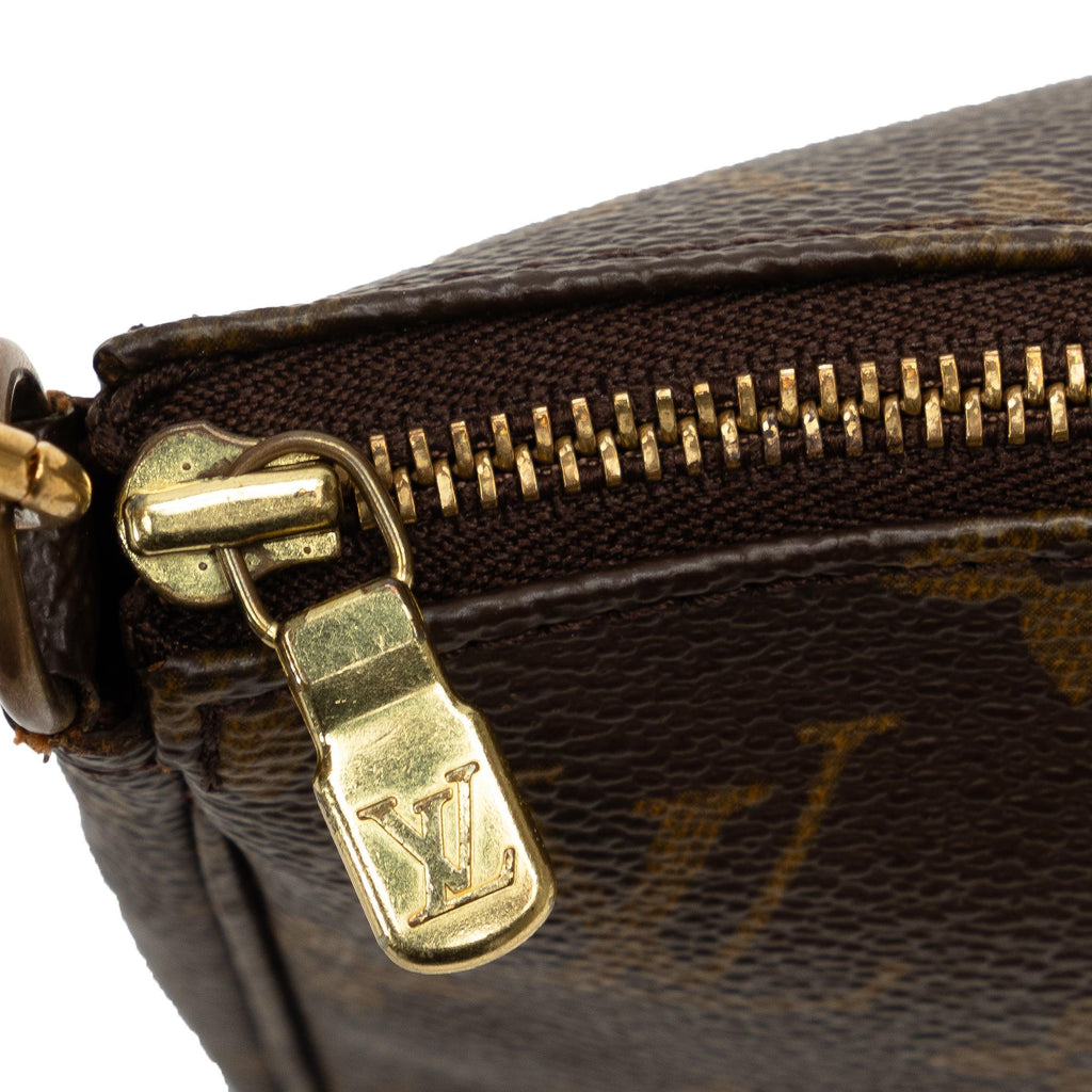 Louis Vuitton Monogram Pochette Accessoires (SHG-YUTJKj)