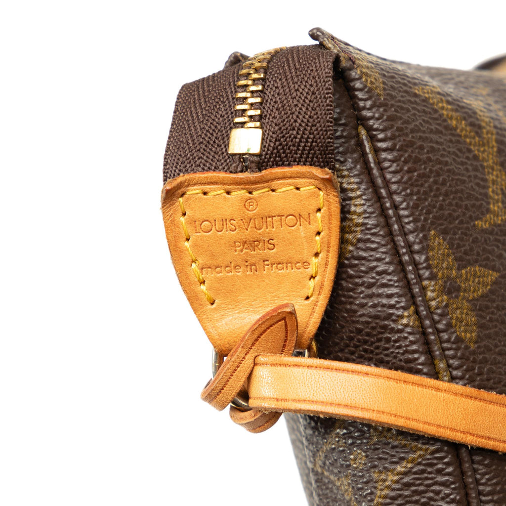 Louis Vuitton Monogram Pochette Accessoires (SHG-FsBVFX)