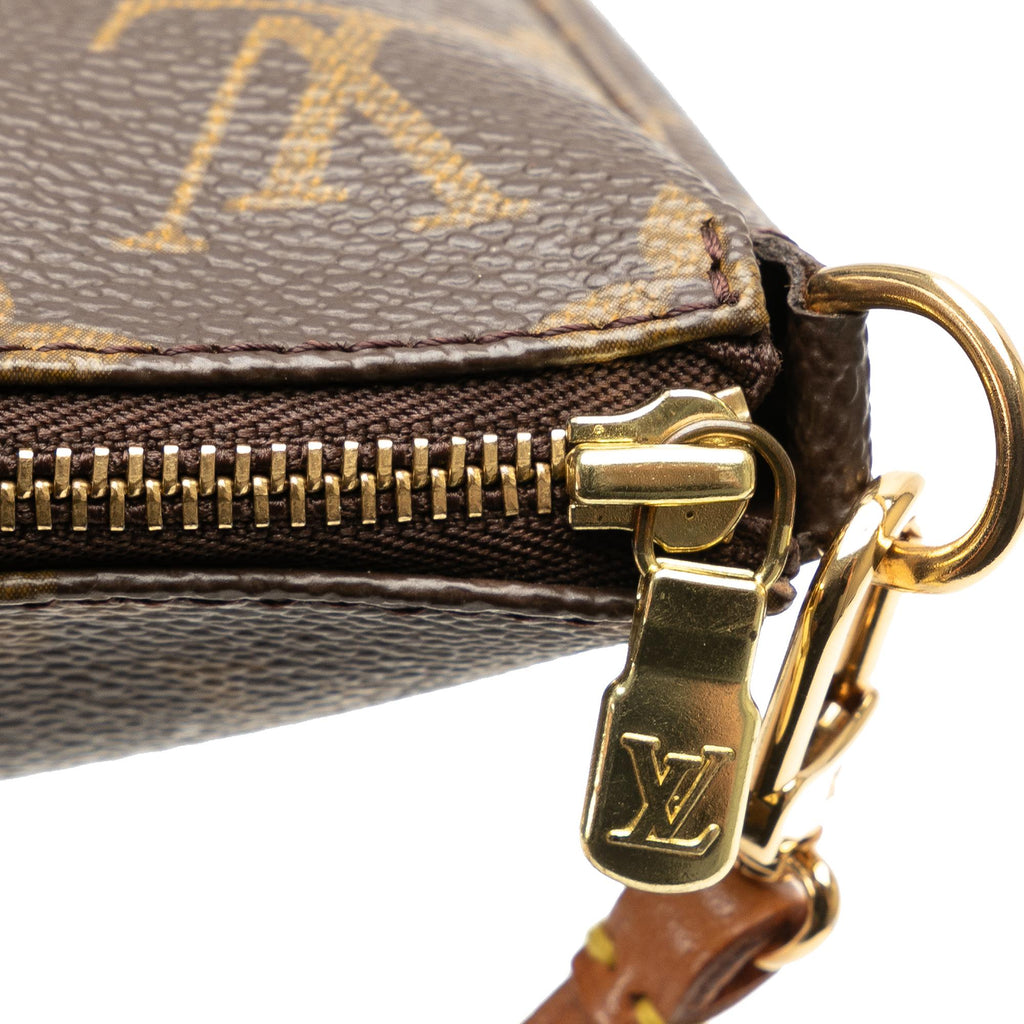Louis Vuitton Monogram Pochette Accessoires (SHG-e5AN0S)
