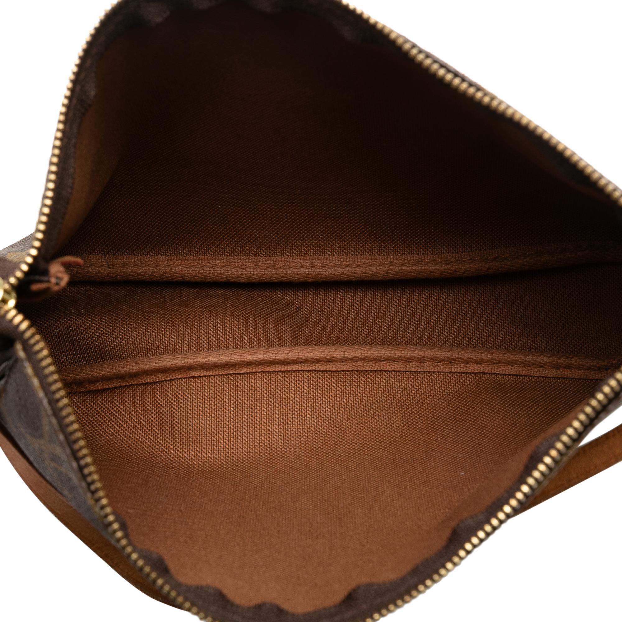 Louis Vuitton Monogram Pochette Accessoires (SHG-PF6APR)