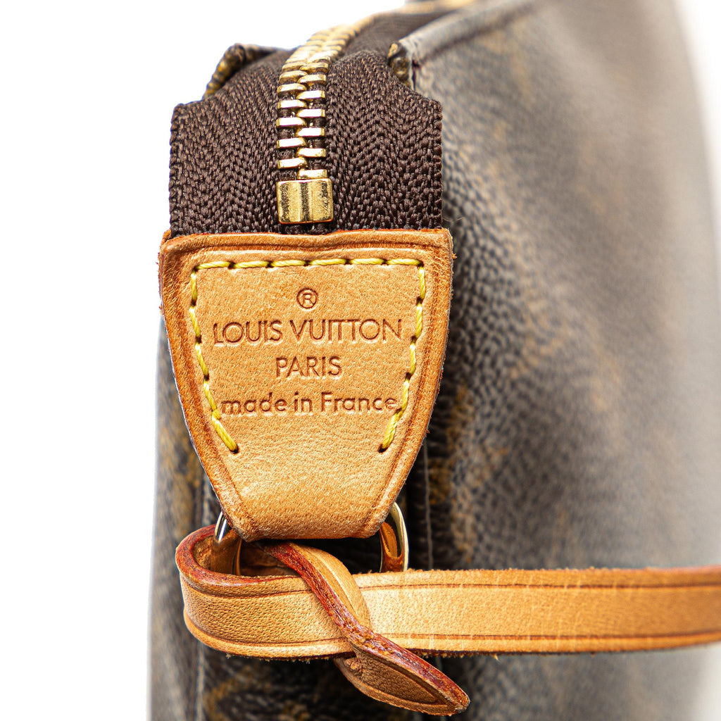 Louis Vuitton Monogram Pochette Accessoires (SHG-Bx8Iv5)