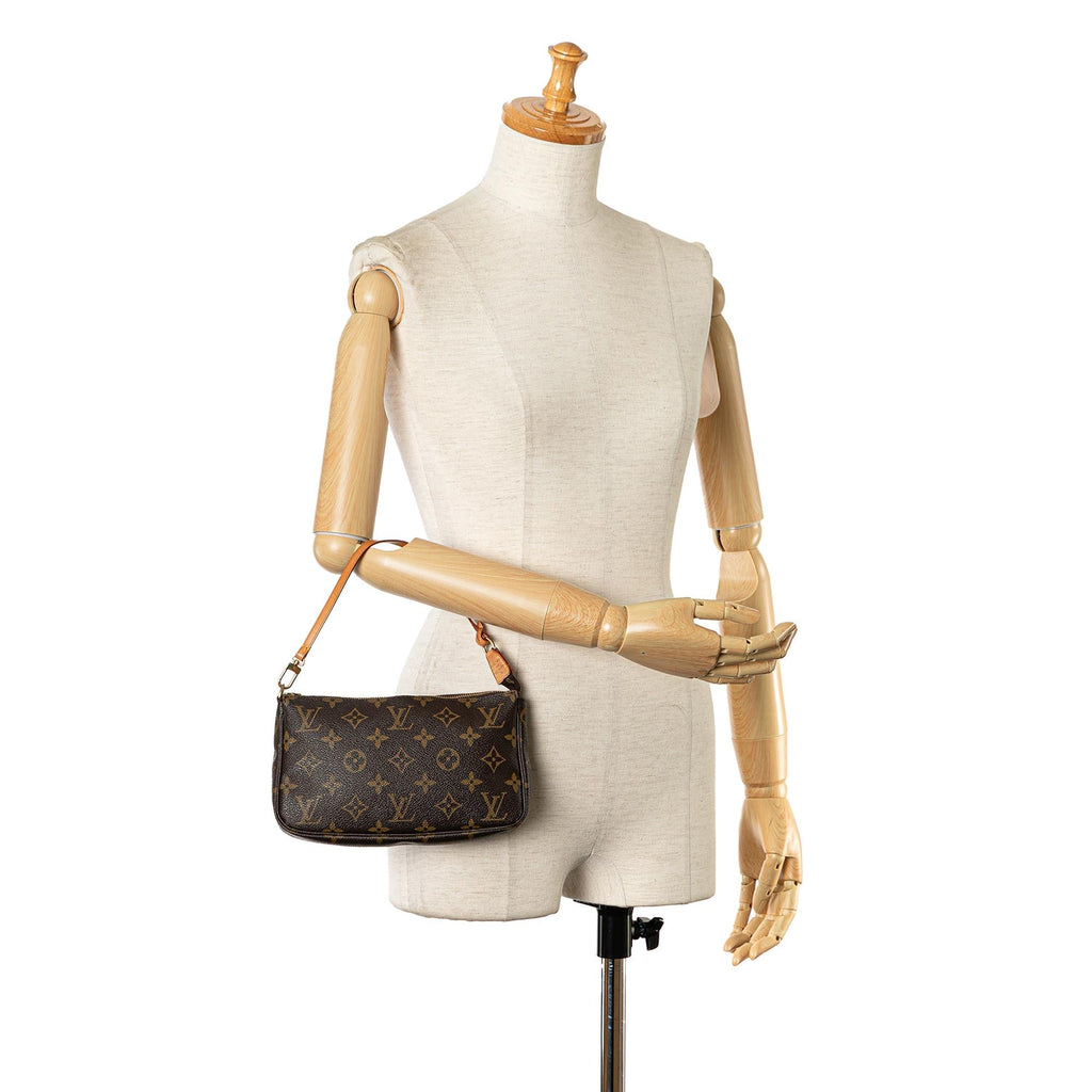 Louis Vuitton Monogram Pochette Accessoires (SHG-Bx8Iv5)