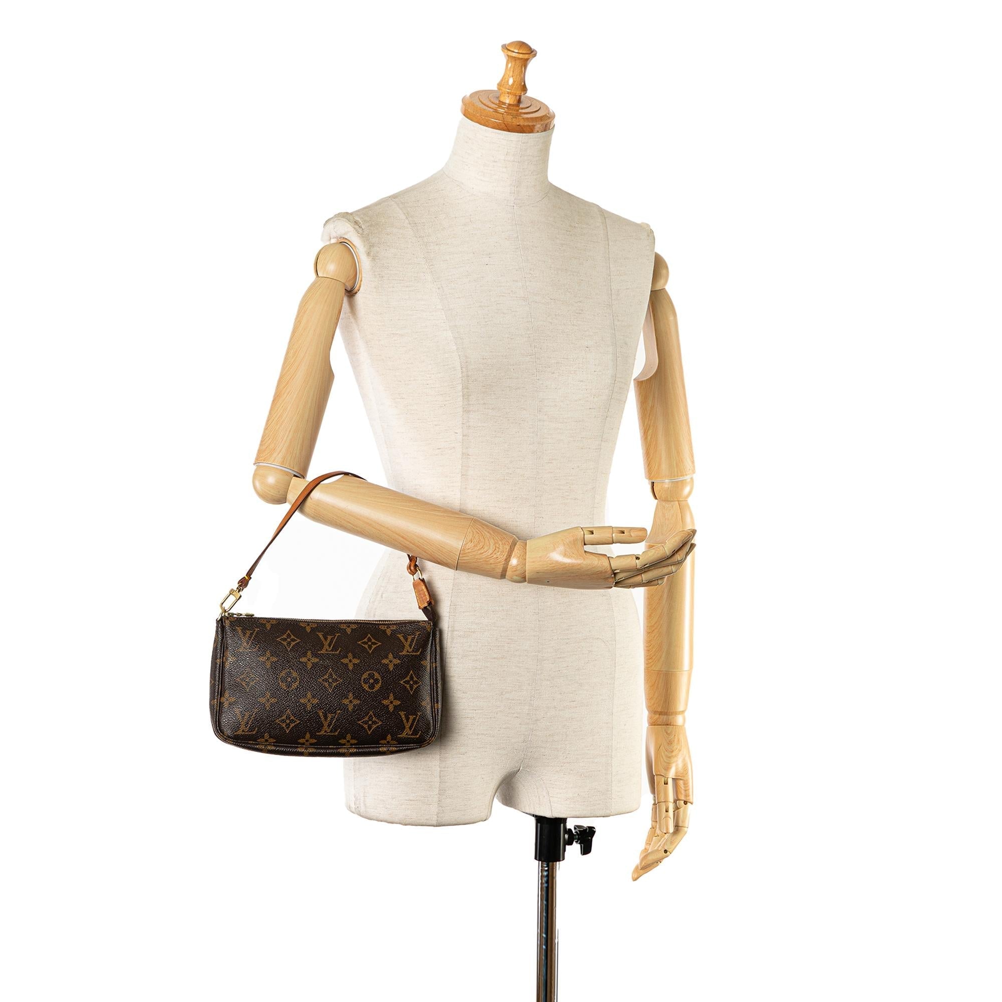 Louis Vuitton Monogram Pochette Accessoires (SHG-EqwYc7)