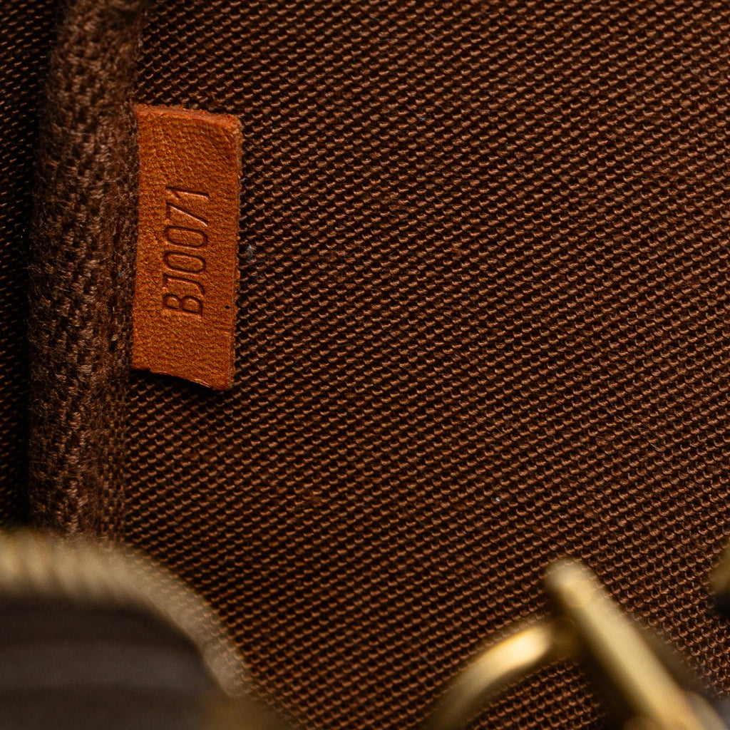 Louis Vuitton Monogram Pochette Accessoires (SHG-aO1P6S)
