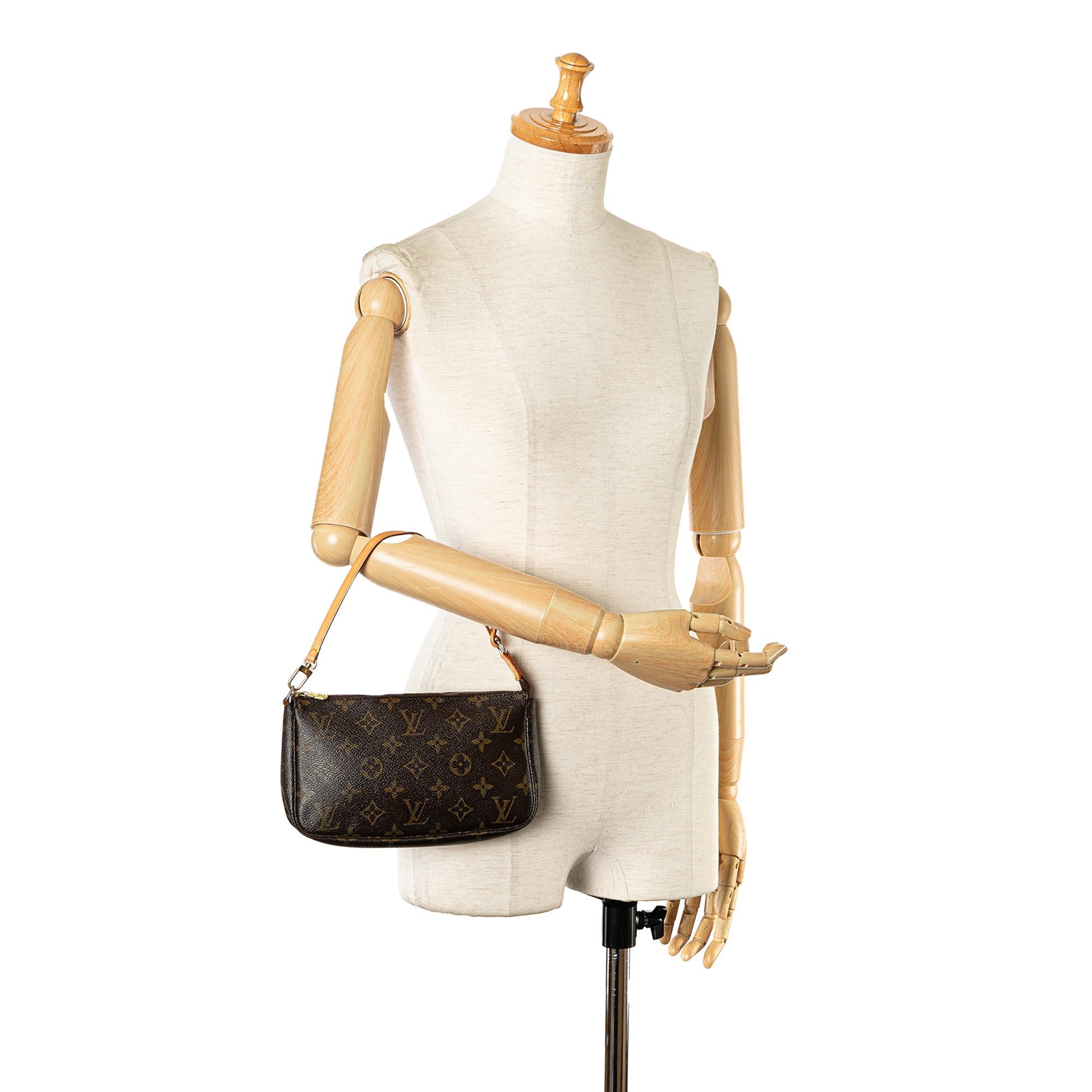 Louis Vuitton Monogram Pochette Accessoires (SHG-jWmpQr)