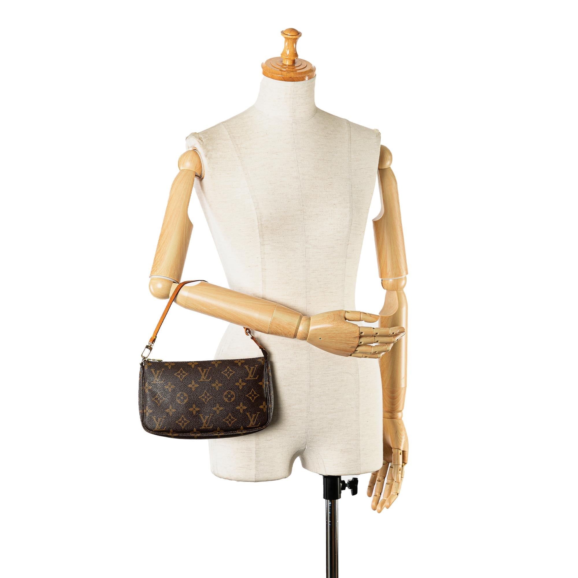 Louis Vuitton Monogram Pochette Accessoires (SHG-tjzBge)