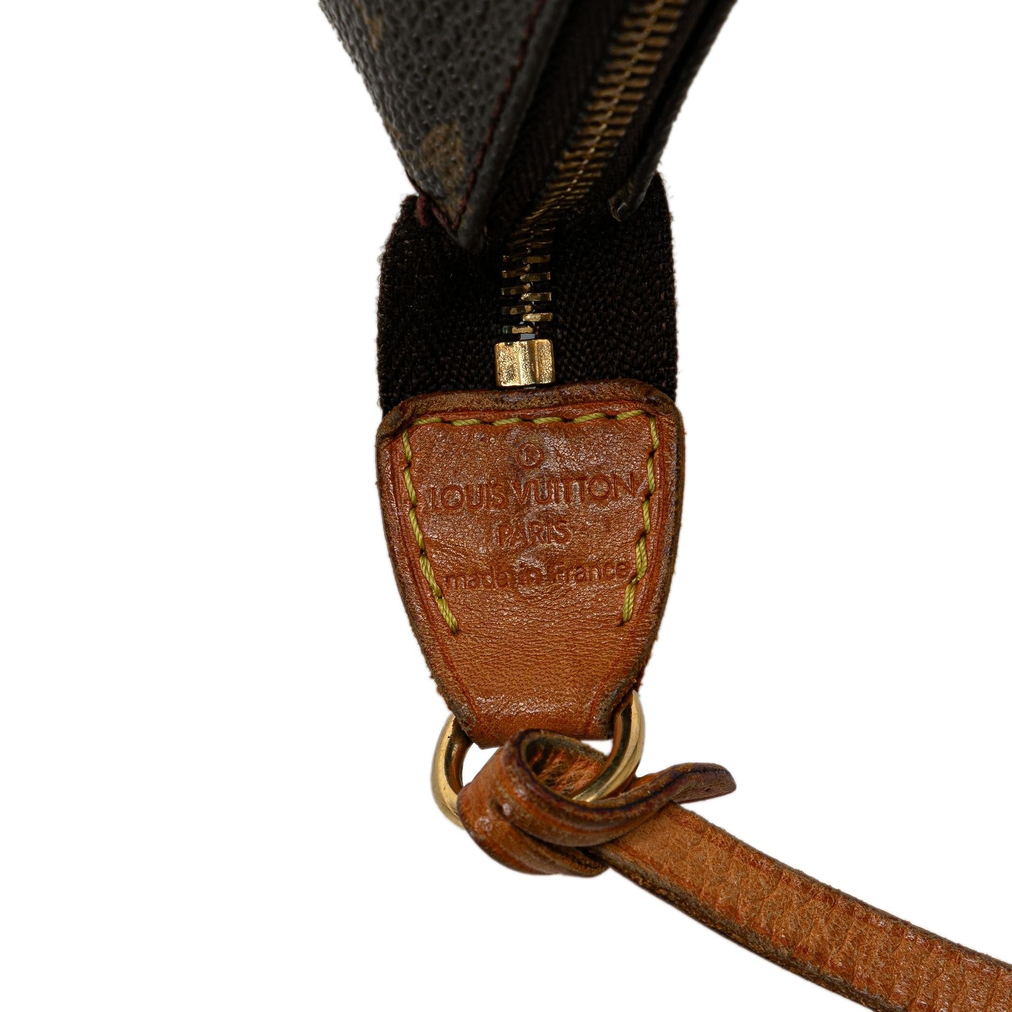 Louis Vuitton Monogram Pochette Accessoires (SHG-UdYdzH)