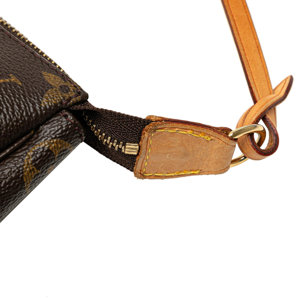 Louis Vuitton Monogram Pochette Accessoires (SHG-bjgWls)